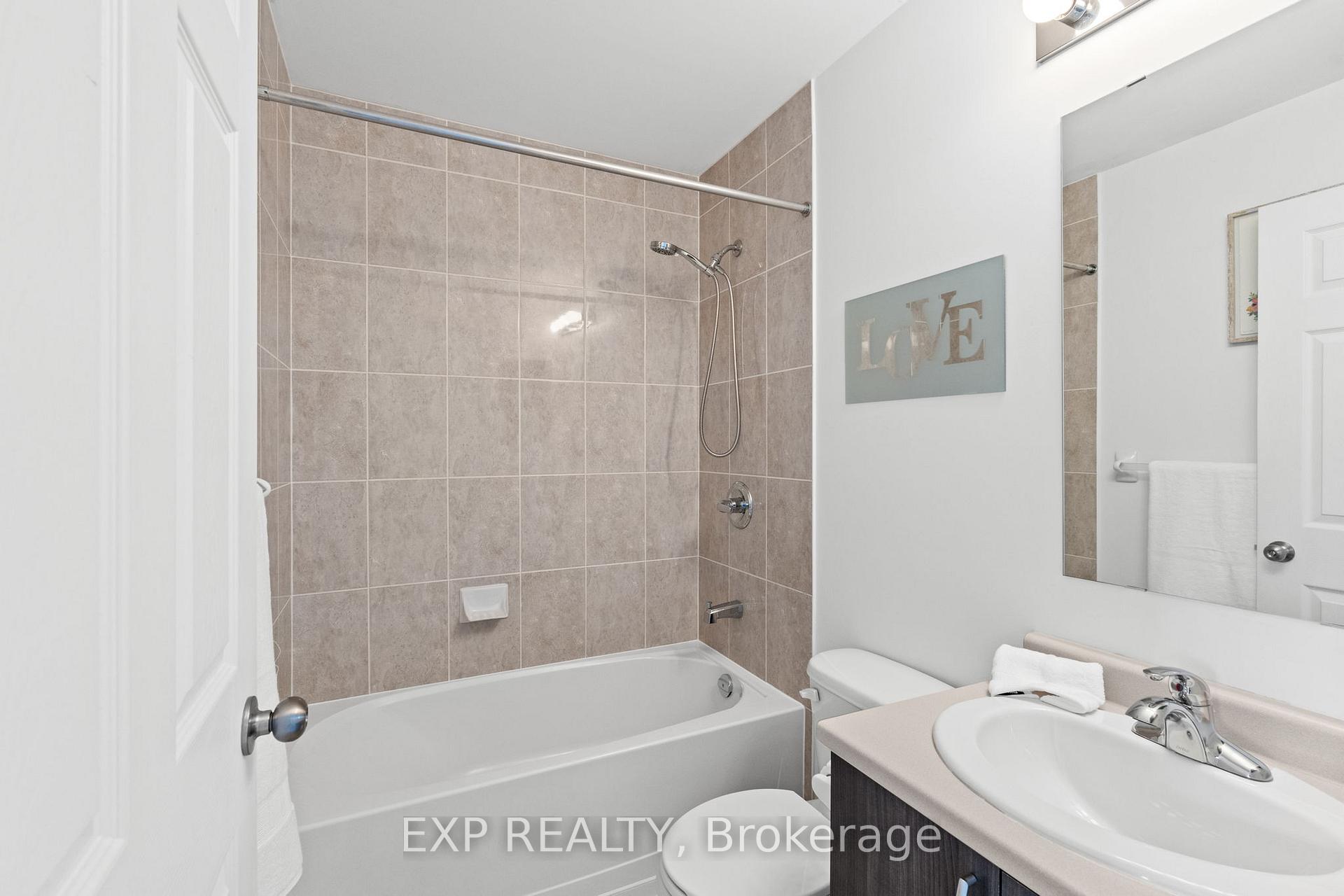 Photo 17 of 517 Simran Private, Ottawa, Barrhaven - Cedargrove/Fraserdale — HOMEH