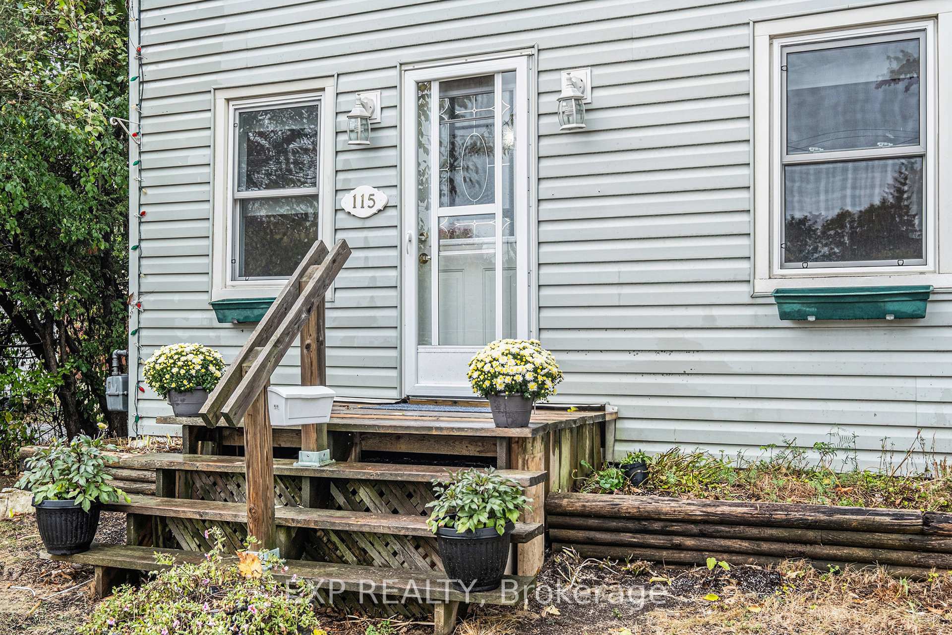 Photo 3 of 115 Nelson Street E, Carleton Place — HOMEH