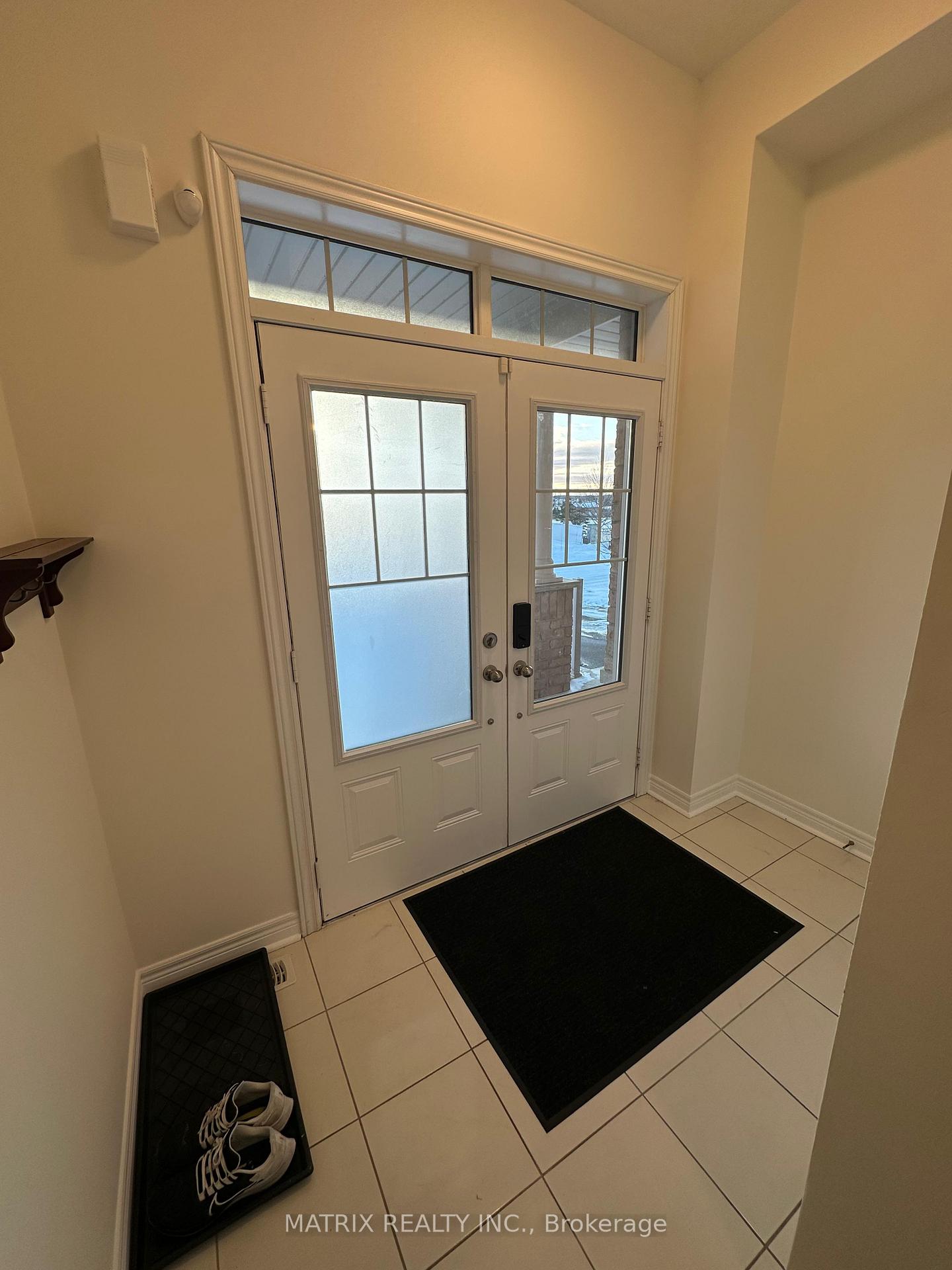 Photo 4 of 7 Snelgrove Crescent, Barrie, West Bayfield — HOMEH