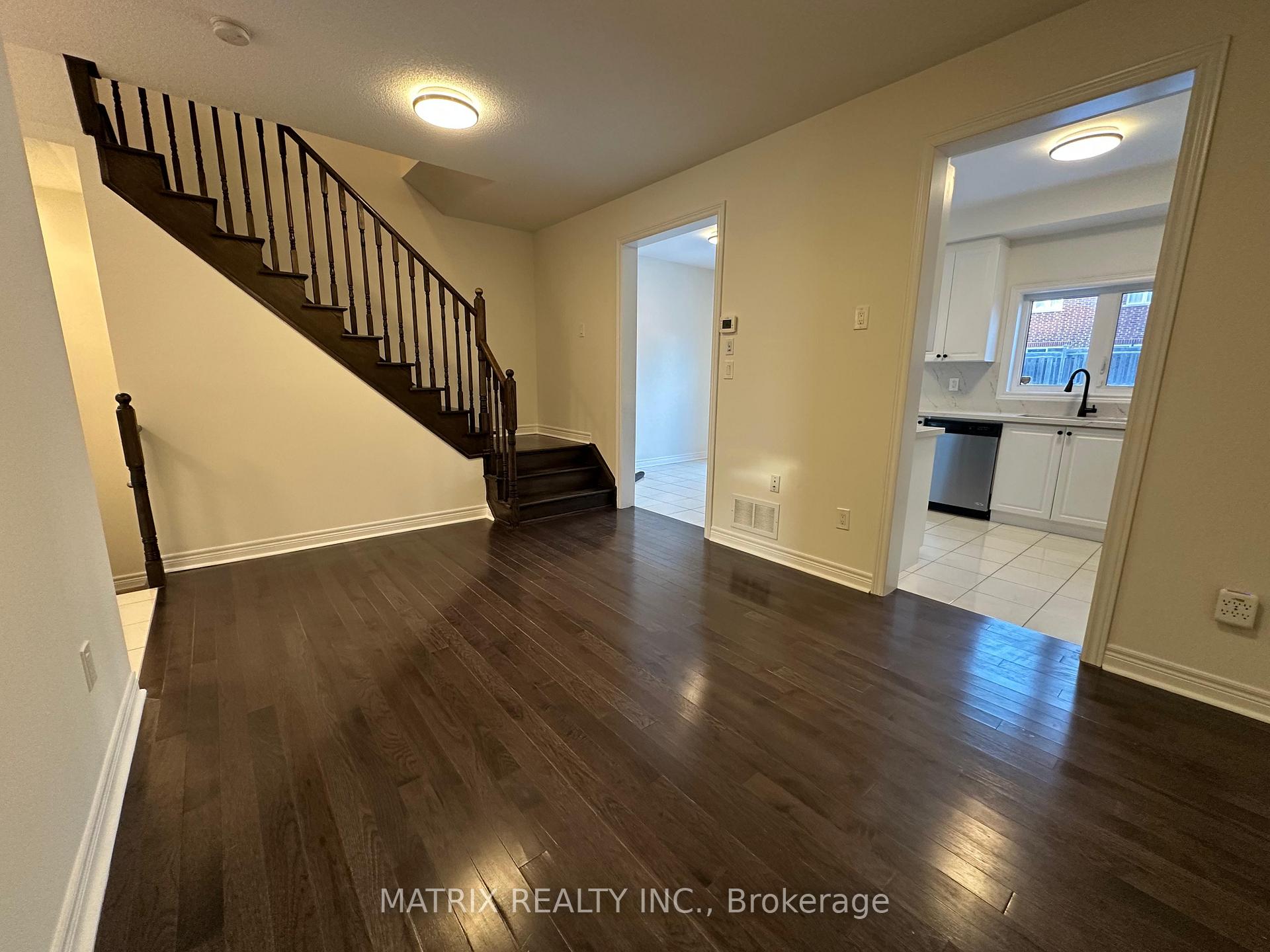 Photo 8 of 7 Snelgrove Crescent, Barrie, West Bayfield — HOMEH