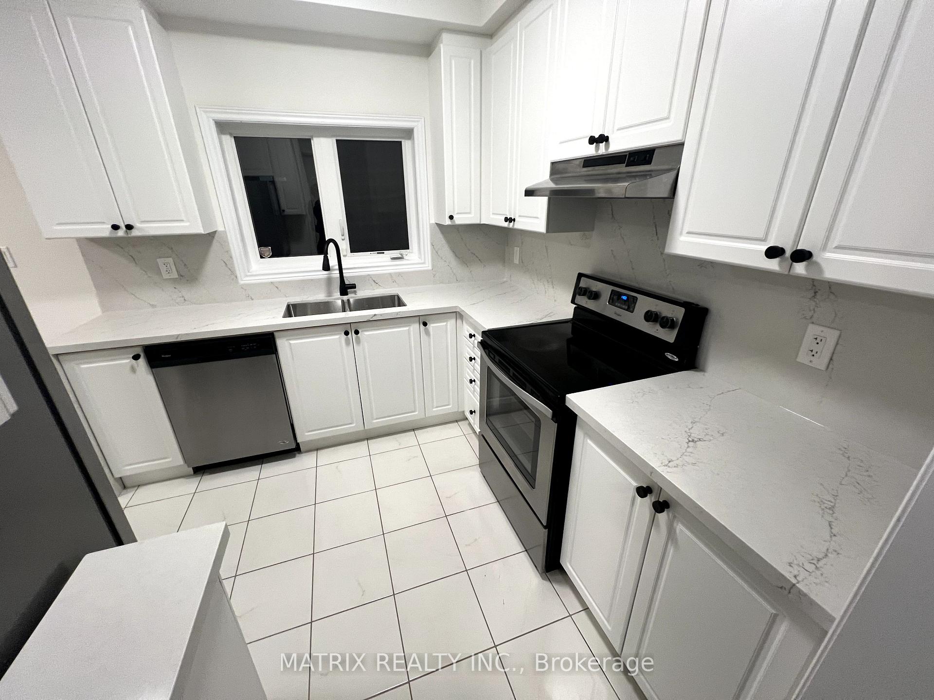 Photo 12 of 7 Snelgrove Crescent, Barrie, West Bayfield — HOMEH