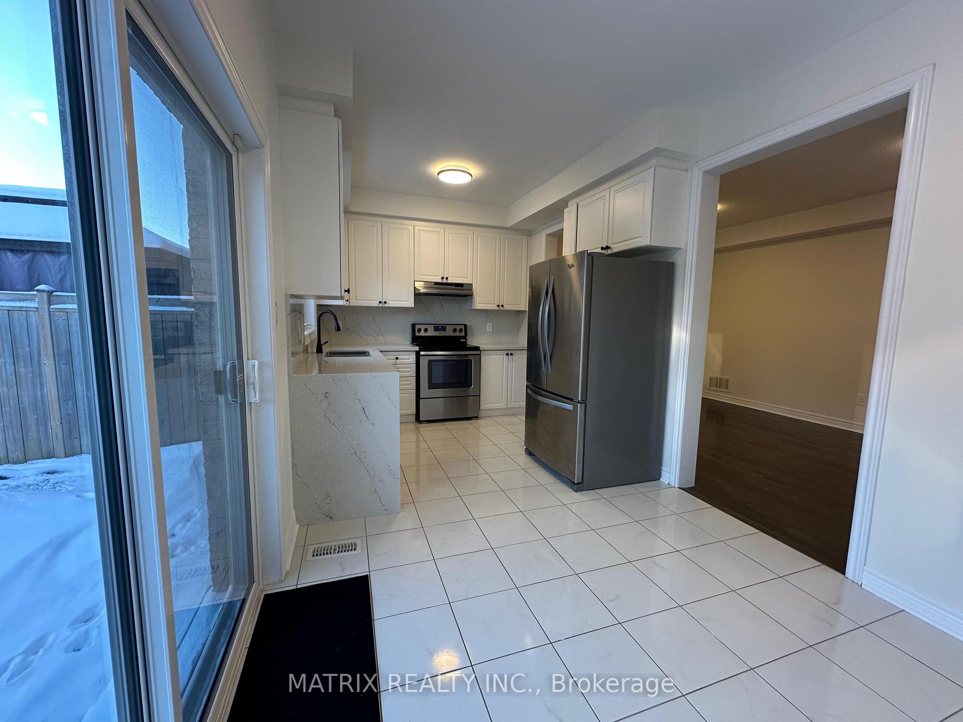 Photo 15 of 7 Snelgrove Crescent, Barrie, West Bayfield — HOMEH