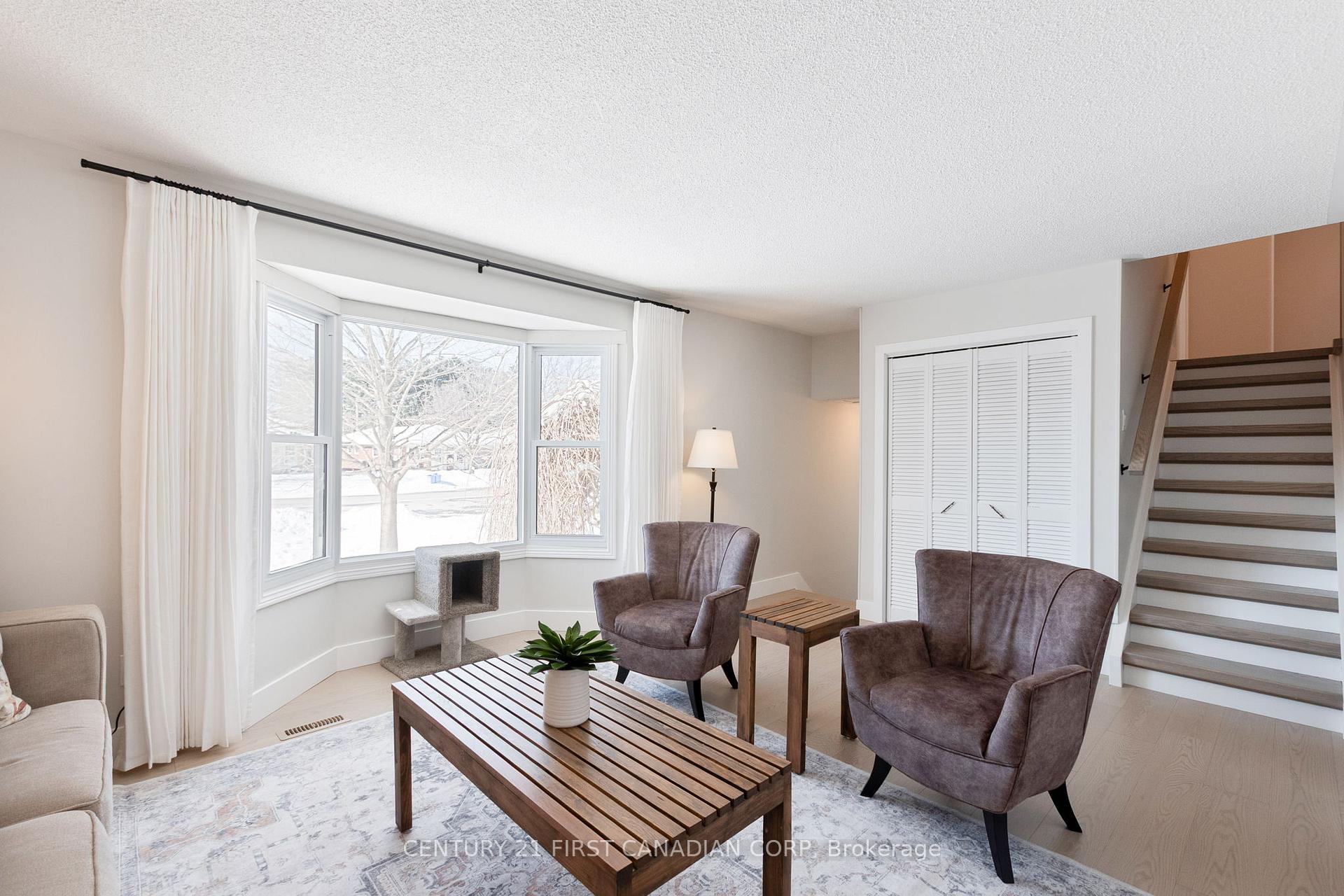 Photo 10 of 79 Dufferin Street, Aylmer — HOMEH