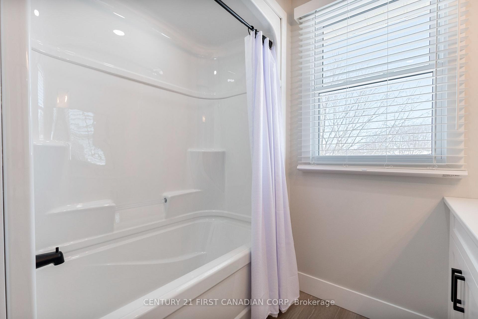 Photo 25 of 79 Dufferin Street, Aylmer — HOMEH