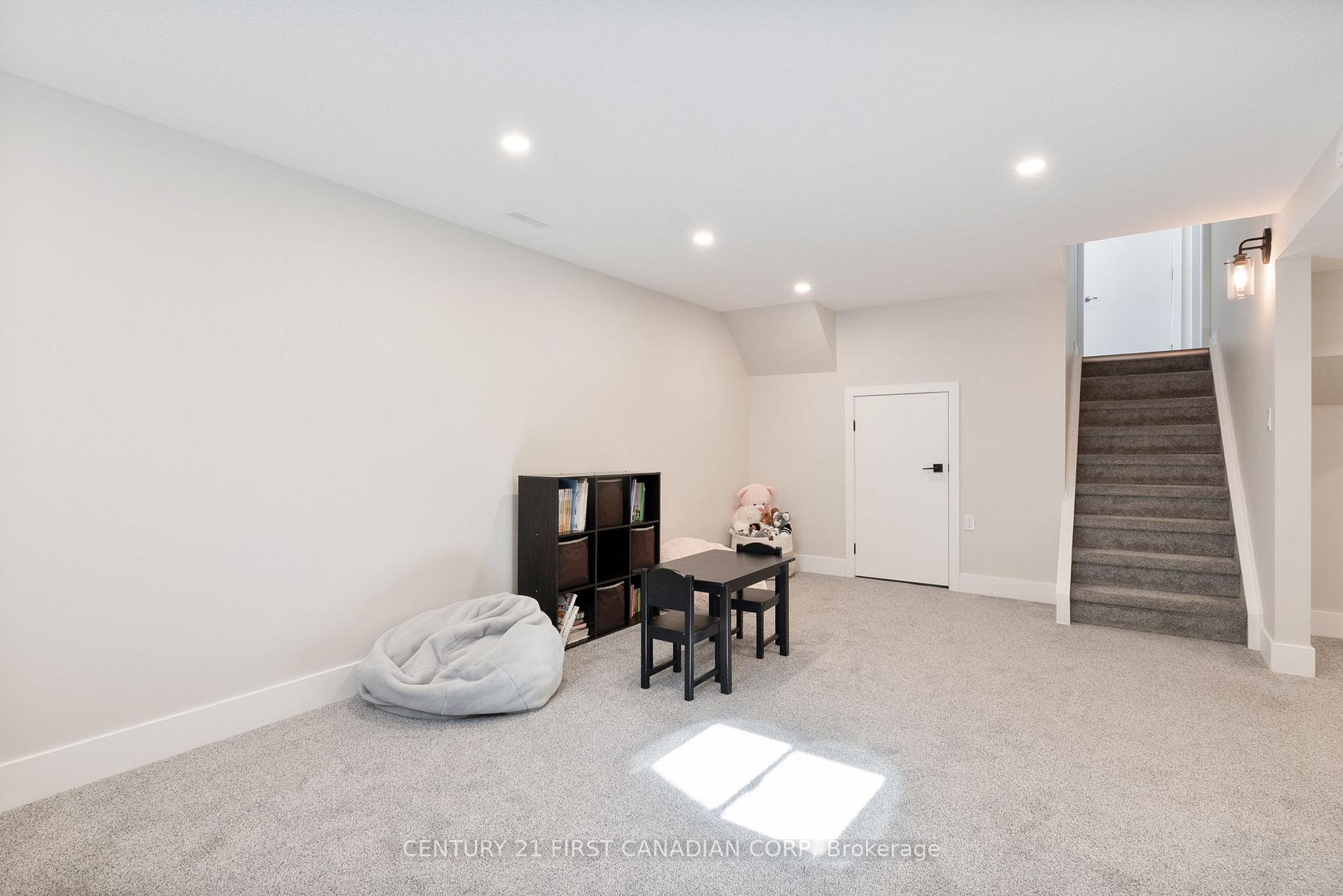 Photo 32 of 79 Dufferin Street, Aylmer — HOMEH