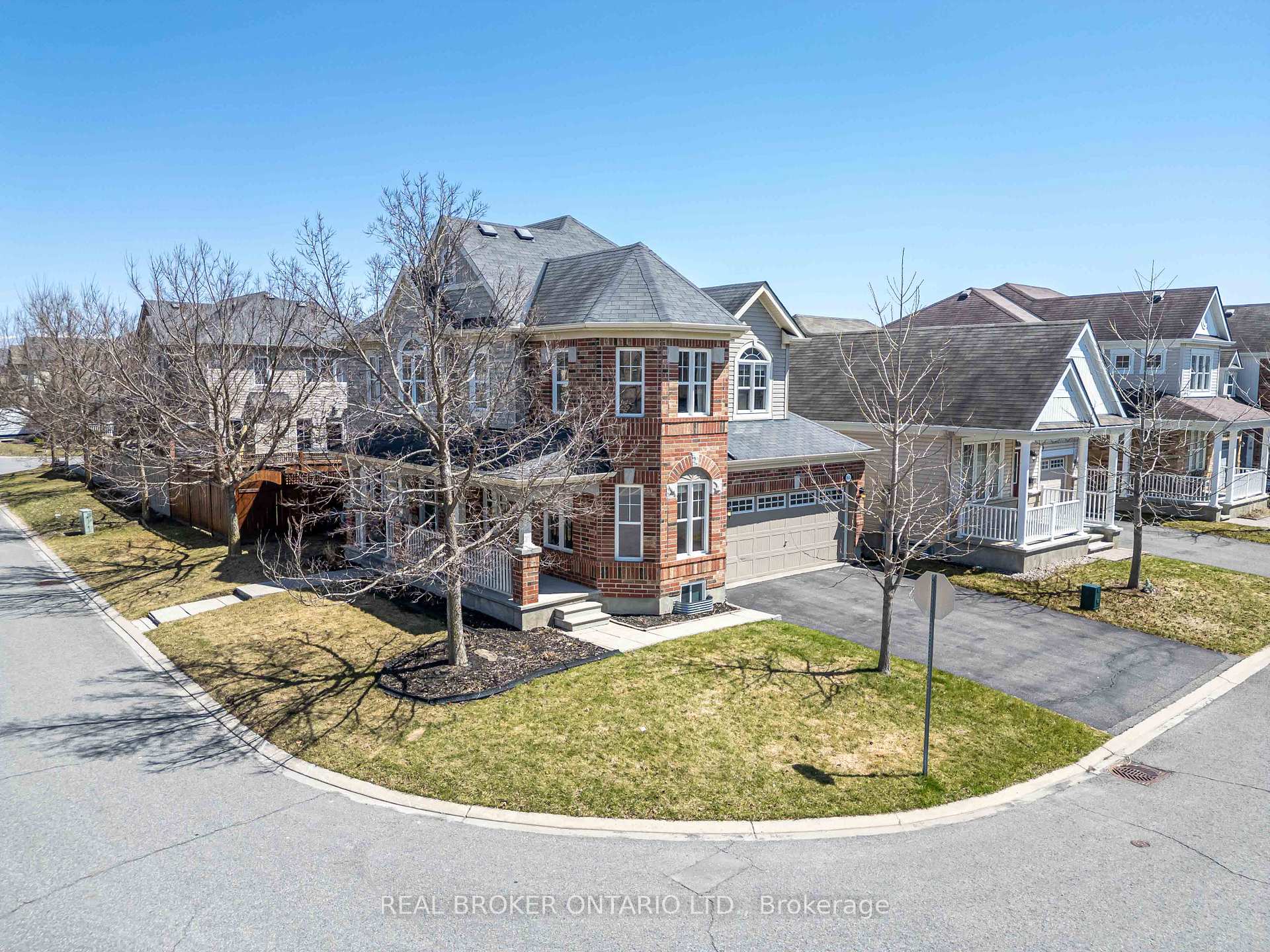 Photo 2 of 2539 Stone Cove Crescent, Ottawa, Barrhaven - Half Moon Bay — HOMEH