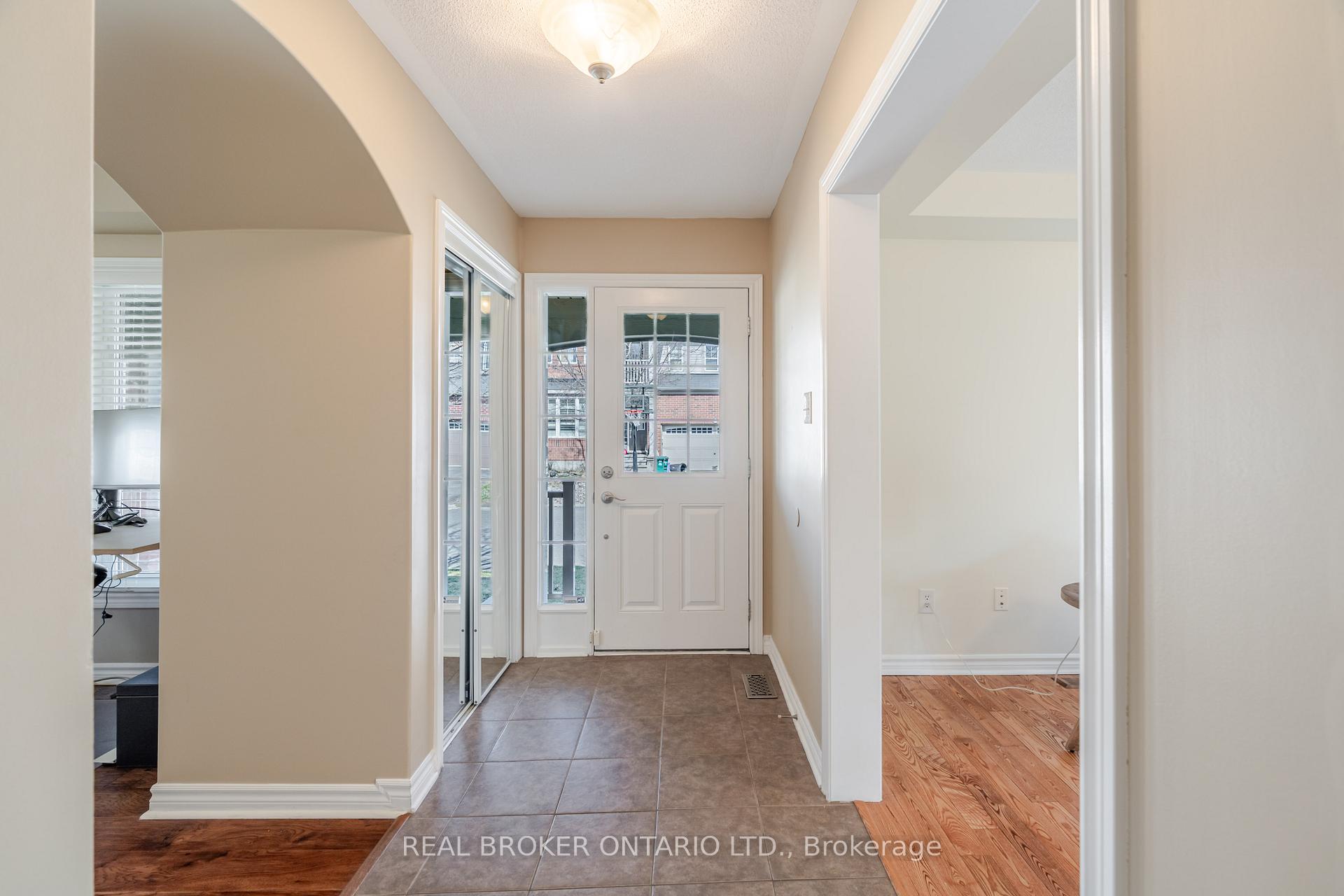 Photo 3 of 2539 Stone Cove Crescent, Ottawa, Barrhaven - Half Moon Bay — HOMEH