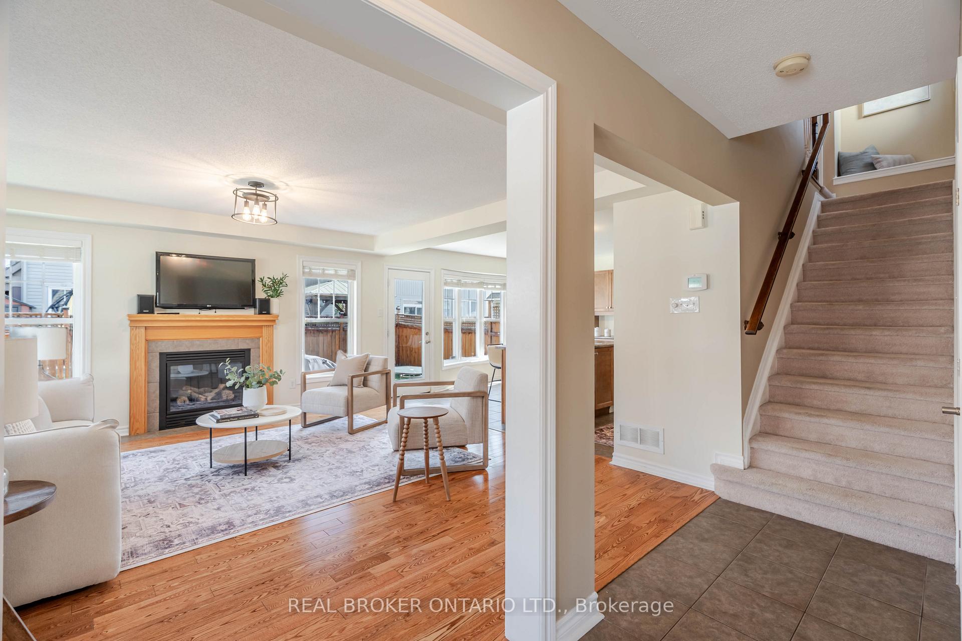 Photo 4 of 2539 Stone Cove Crescent, Ottawa, Barrhaven - Half Moon Bay — HOMEH