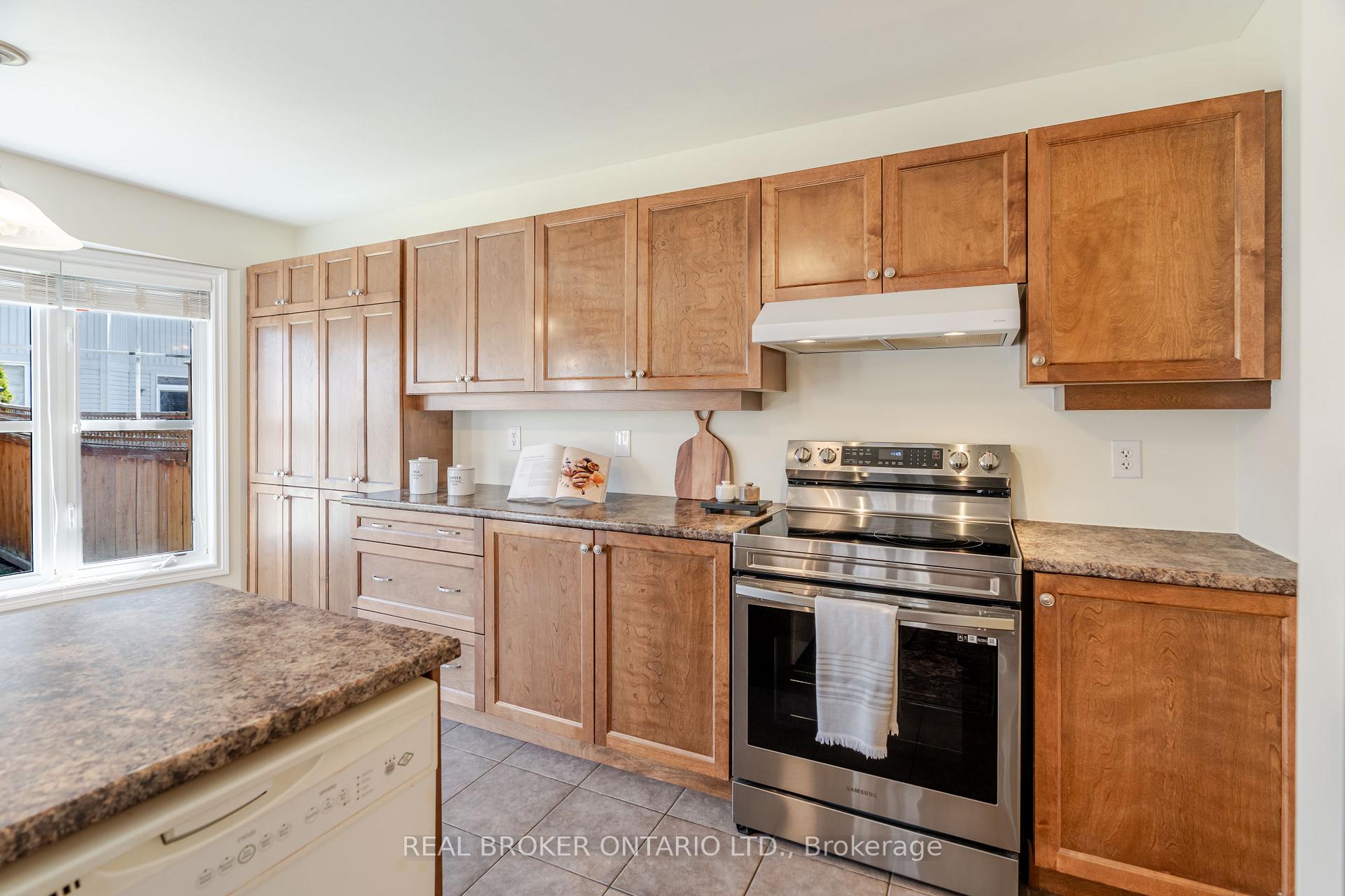 Photo 14 of 2539 Stone Cove Crescent, Ottawa, Barrhaven - Half Moon Bay — HOMEH