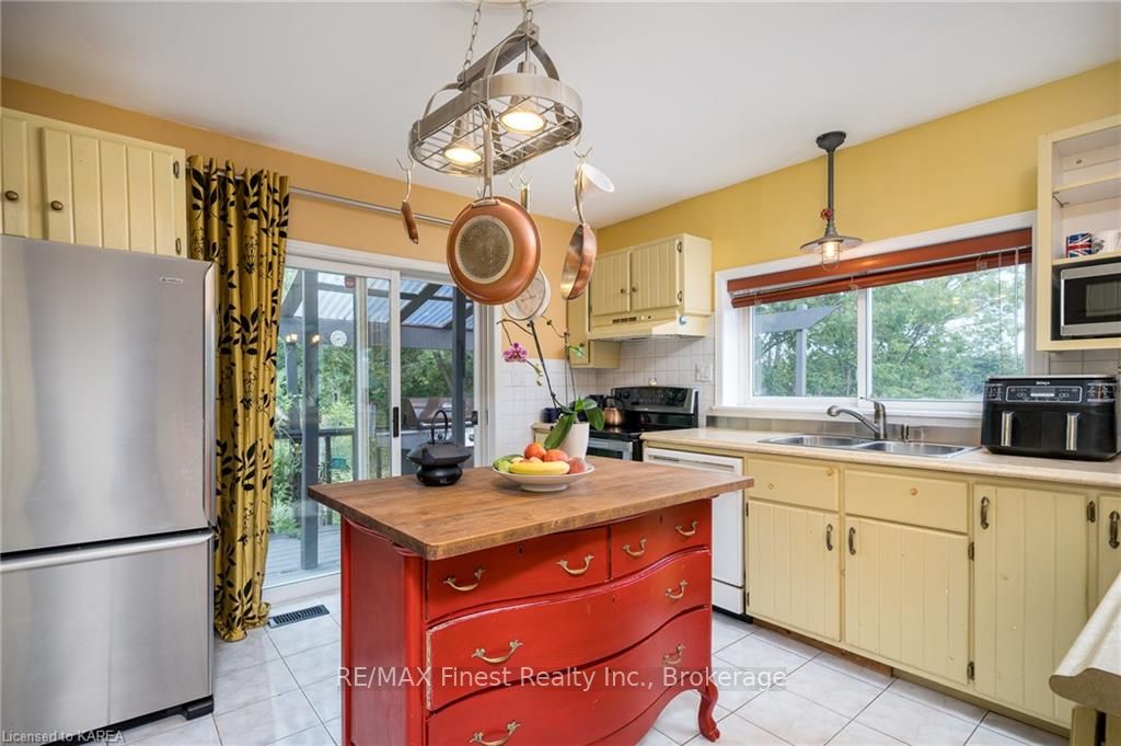 Photo 9 of 5419 Battersea Road, Frontenac, Frontenac South — HOMEH