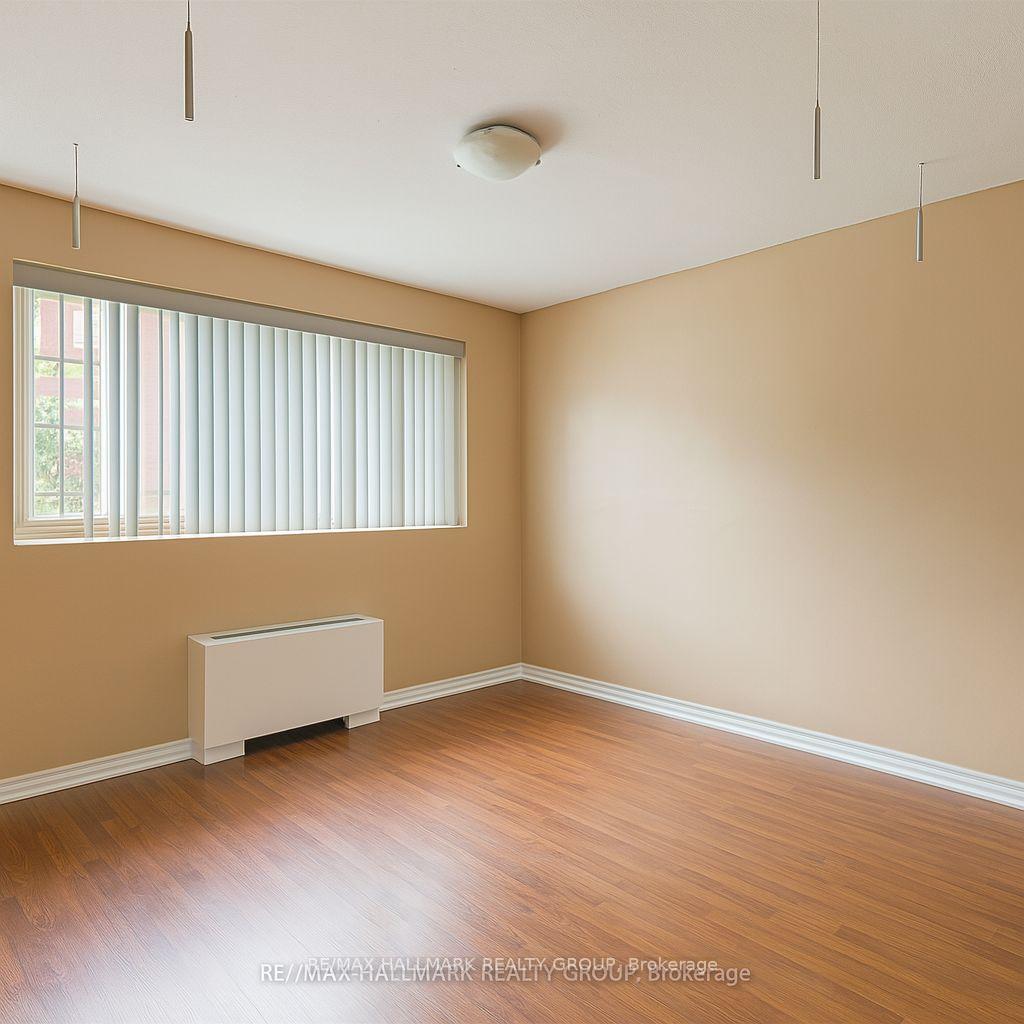 Photo 3 of Unit 1, 1064 Merivale Road, Ottawa, Carlington — HOMEH