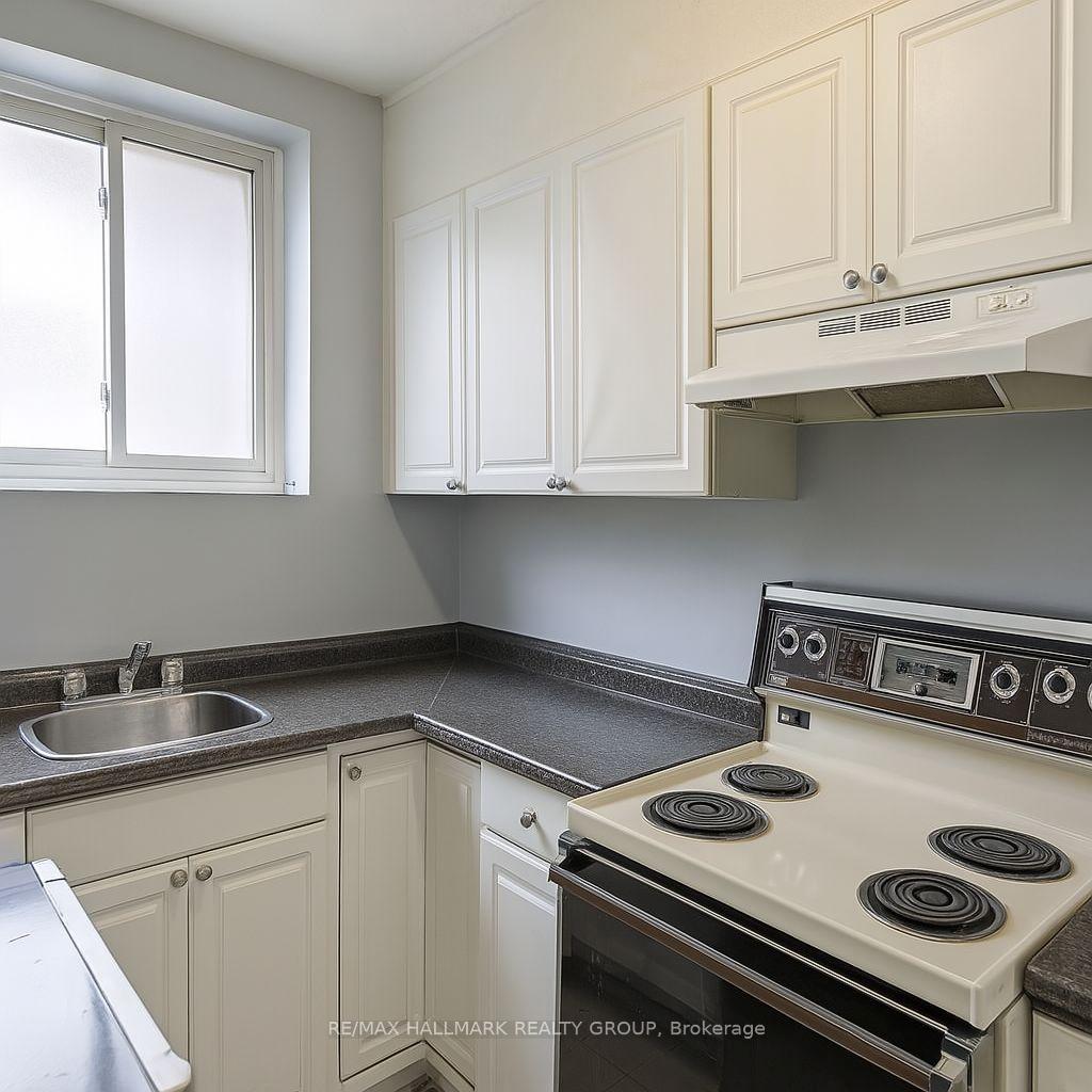 Photo 7 of Unit 1, 1064 Merivale Road, Ottawa, Carlington — HOMEH