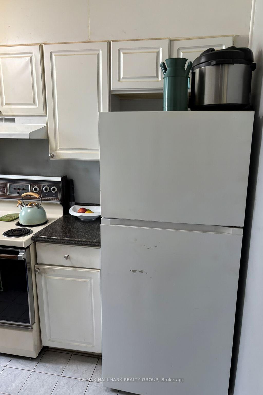 Photo 4 of Unit 1, 1064 Merivale Road, Ottawa, Carlington — HOMEH