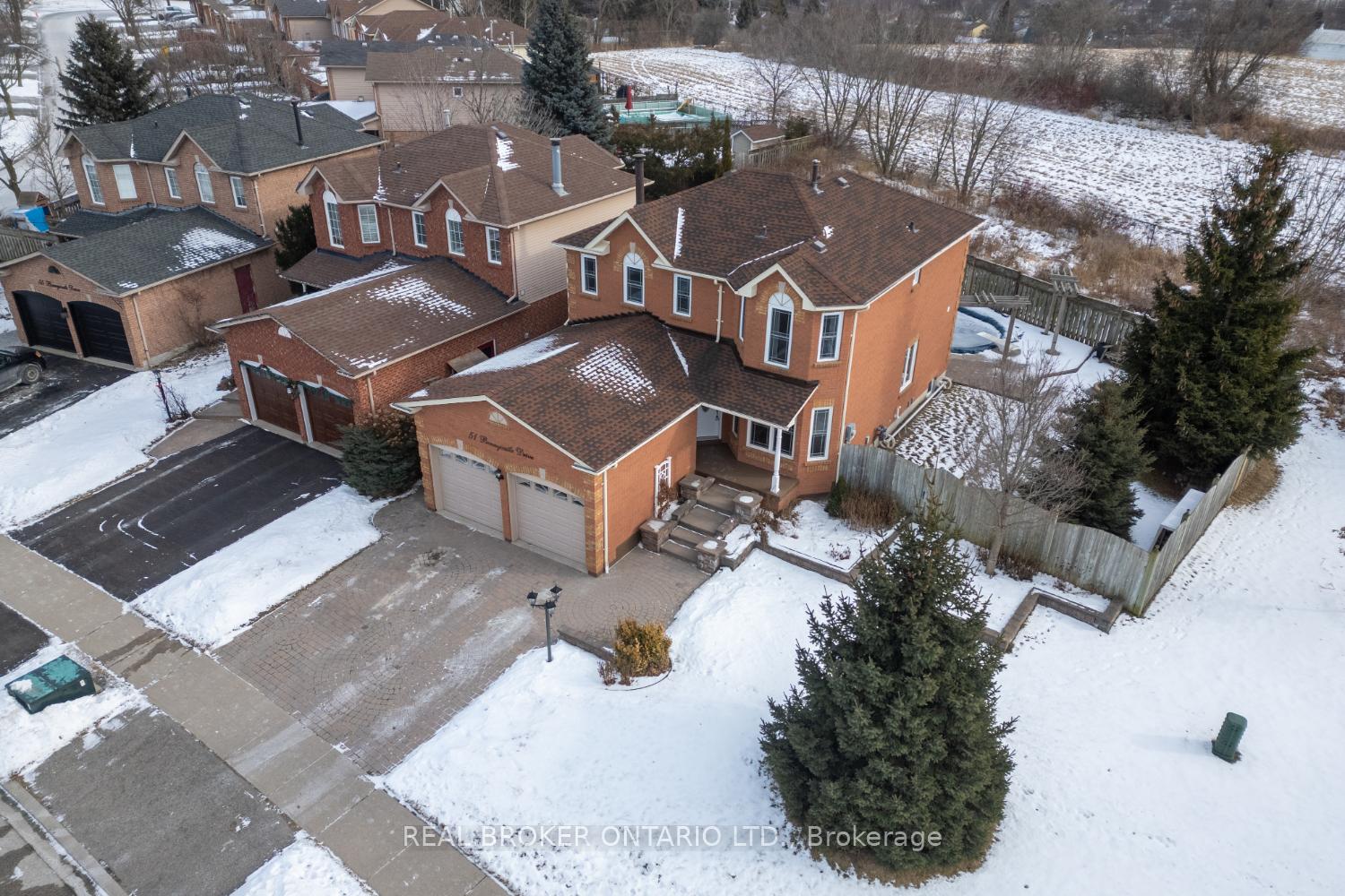 Photo 3 of 51 Bonnycastle Drive, Clarington, Bowmanville — HOMEH