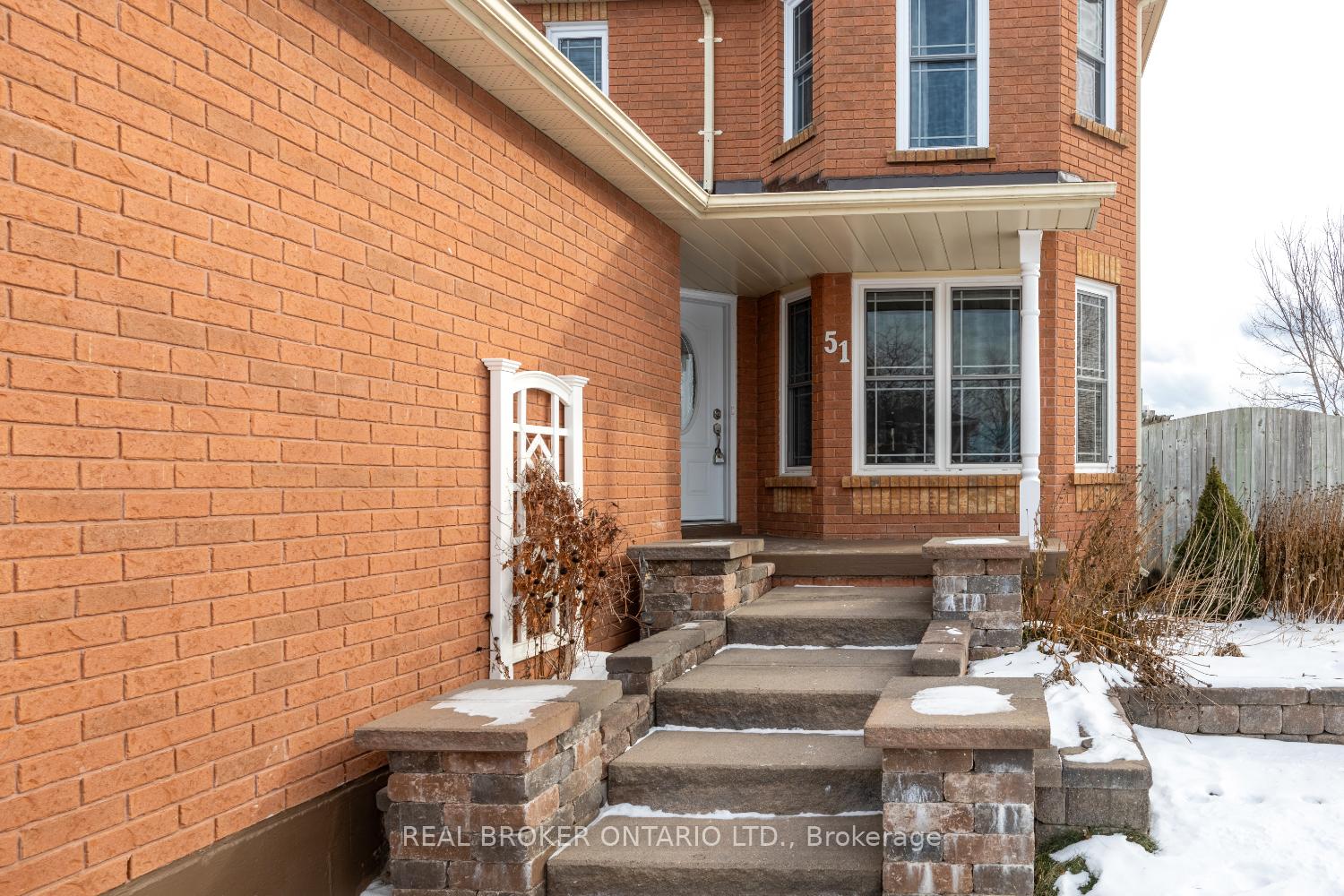 Photo 5 of 51 Bonnycastle Drive, Clarington, Bowmanville — HOMEH