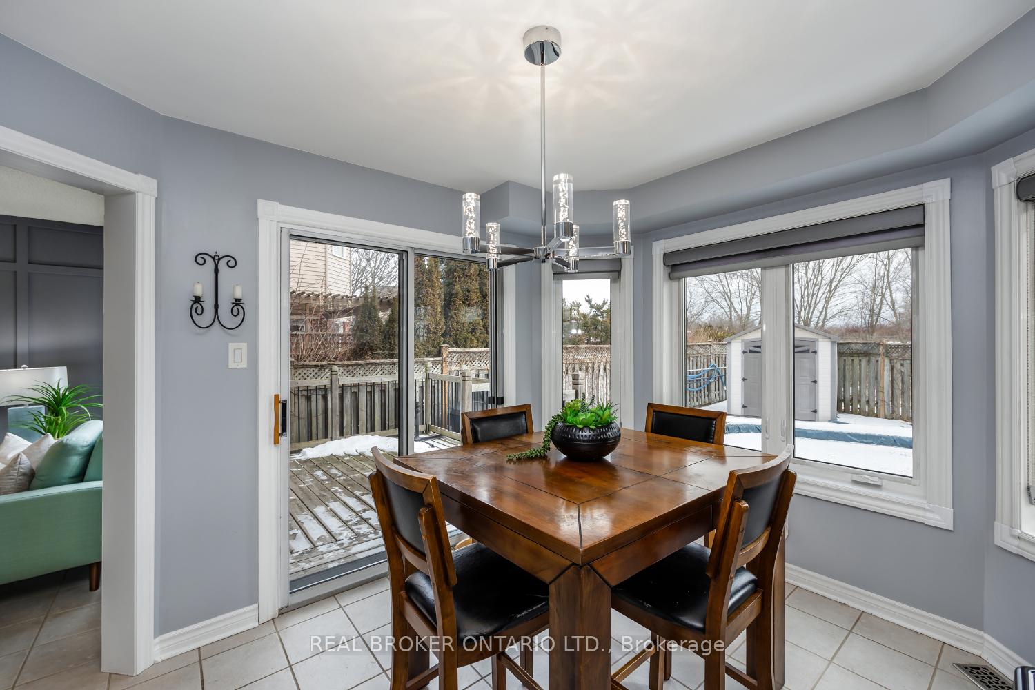 Photo 8 of 51 Bonnycastle Drive, Clarington, Bowmanville — HOMEH
