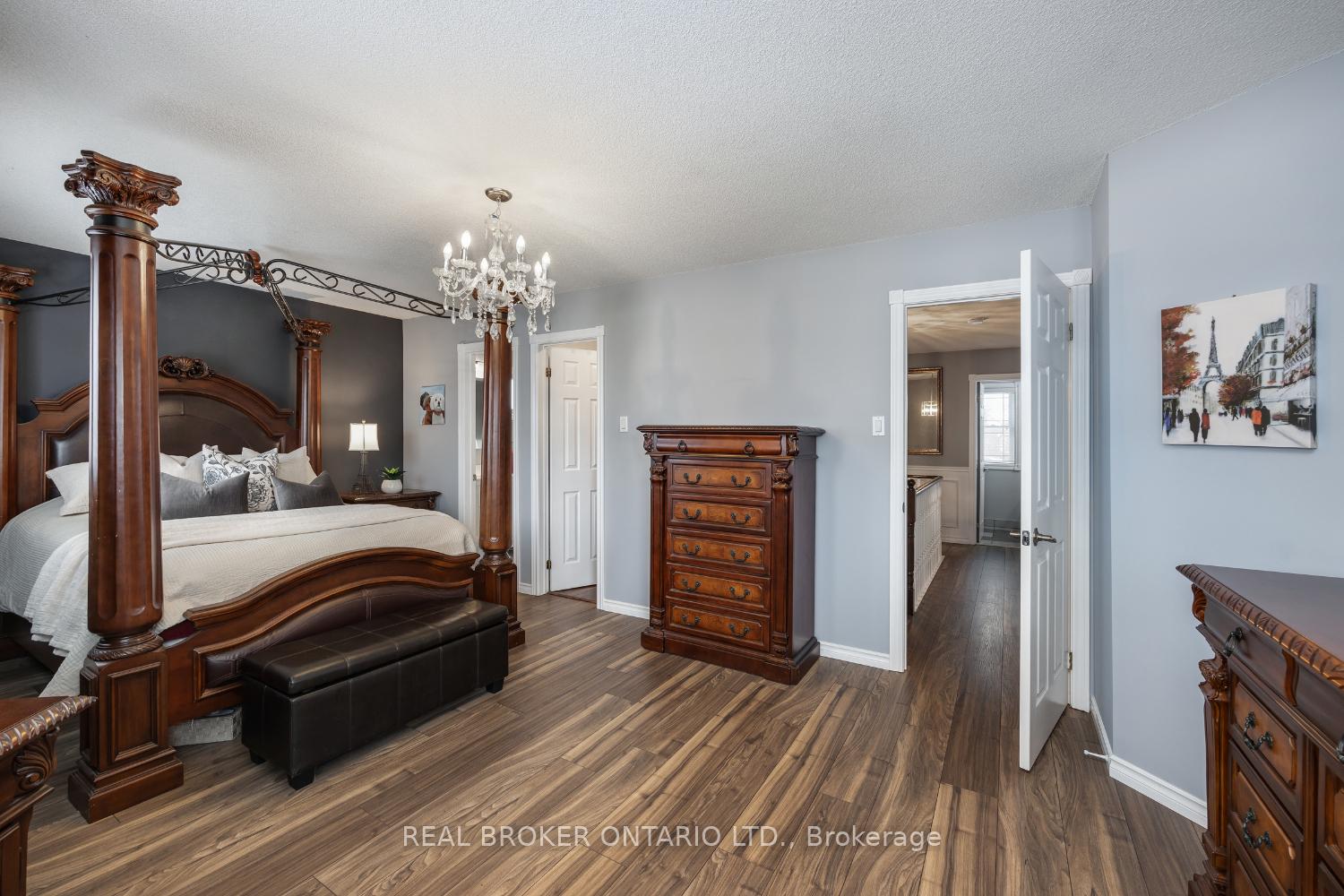 Photo 15 of 51 Bonnycastle Drive, Clarington, Bowmanville — HOMEH
