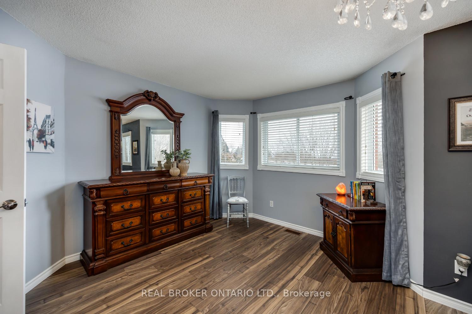 Photo 16 of 51 Bonnycastle Drive, Clarington, Bowmanville — HOMEH