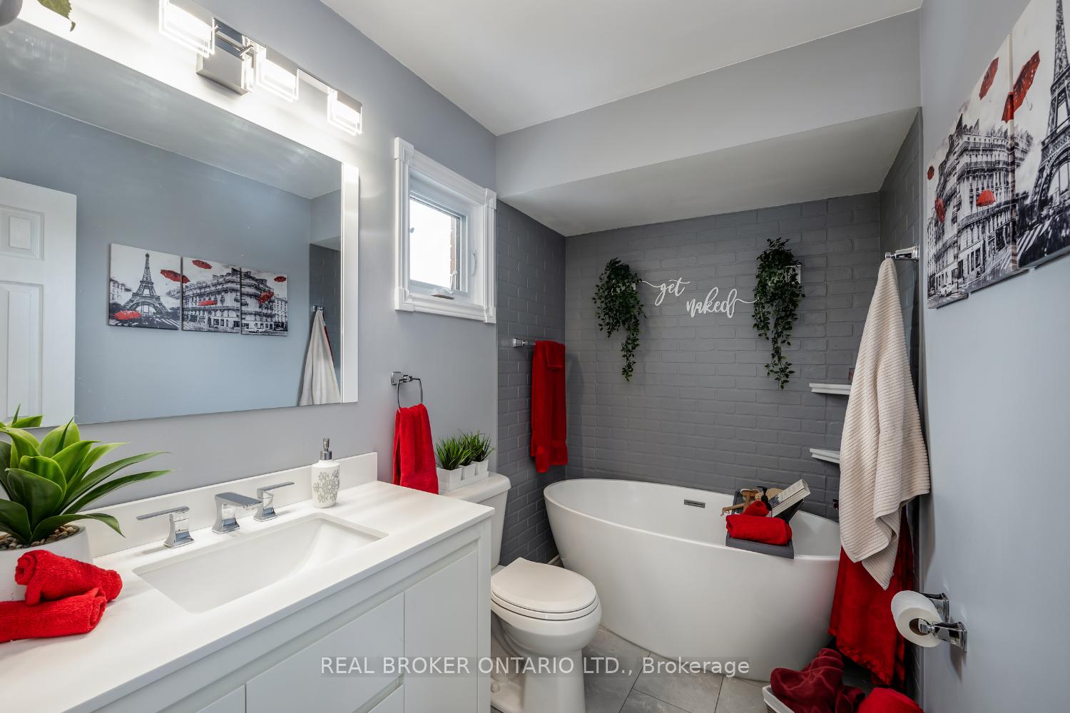 Photo 17 of 51 Bonnycastle Drive, Clarington, Bowmanville — HOMEH