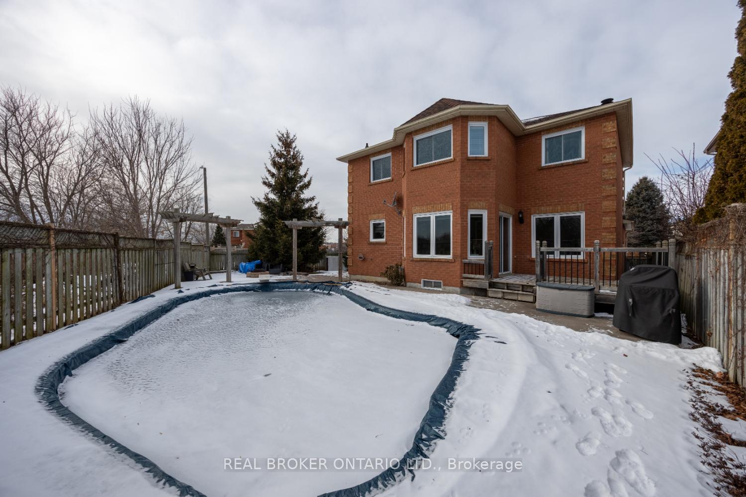 Photo 32 of 51 Bonnycastle Drive, Clarington, Bowmanville — HOMEH