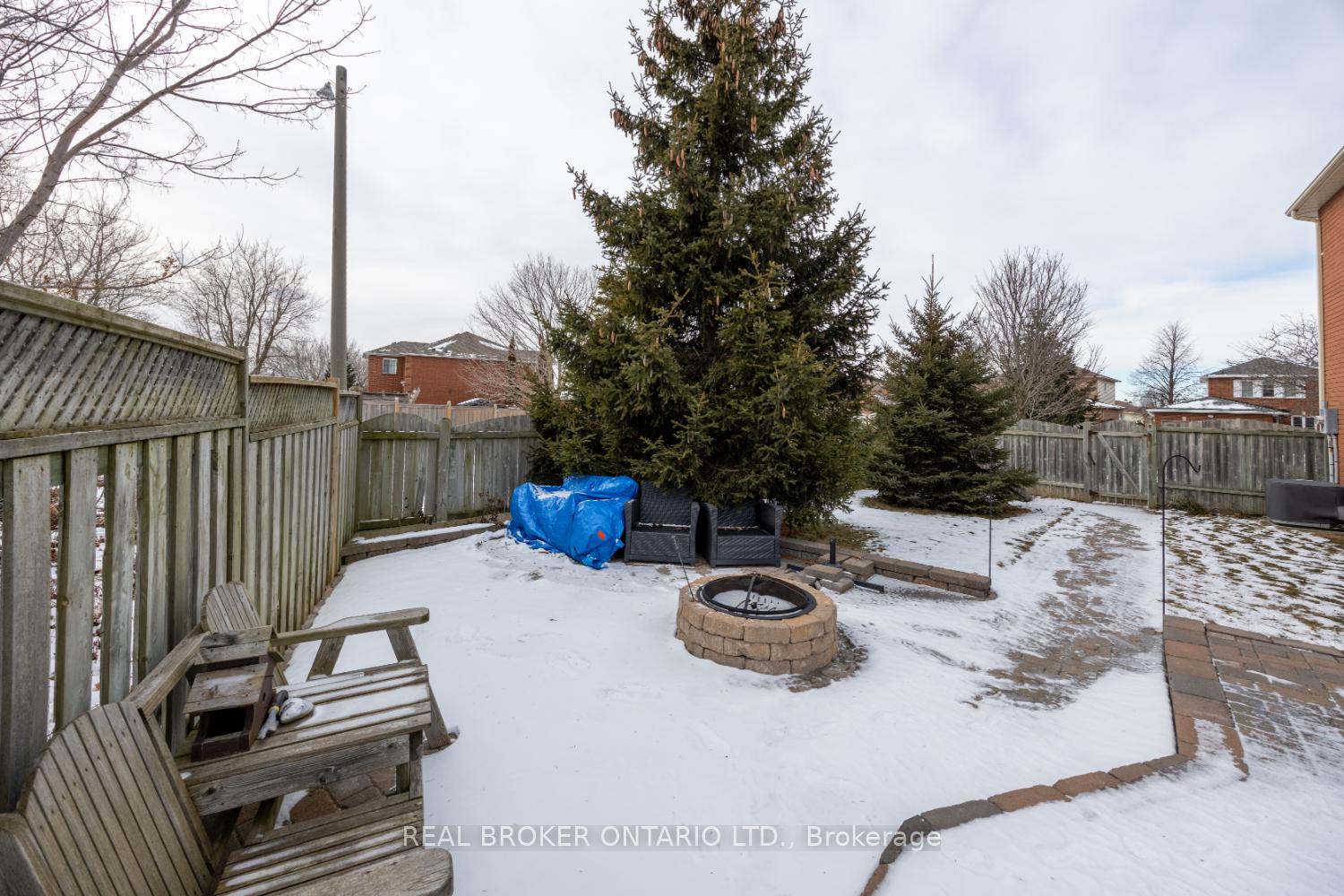 Photo 33 of 51 Bonnycastle Drive, Clarington, Bowmanville — HOMEH