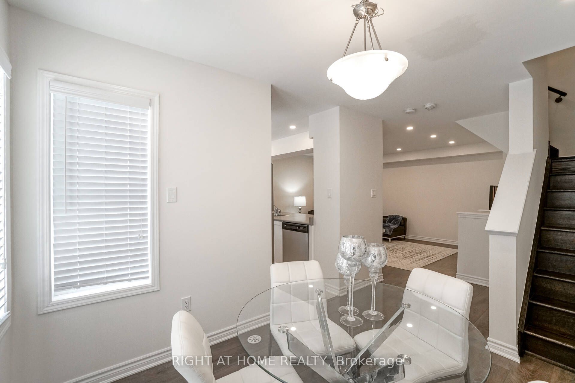 Photo 42 of 277 Casson Point, Milton, Ford — HOMEH
