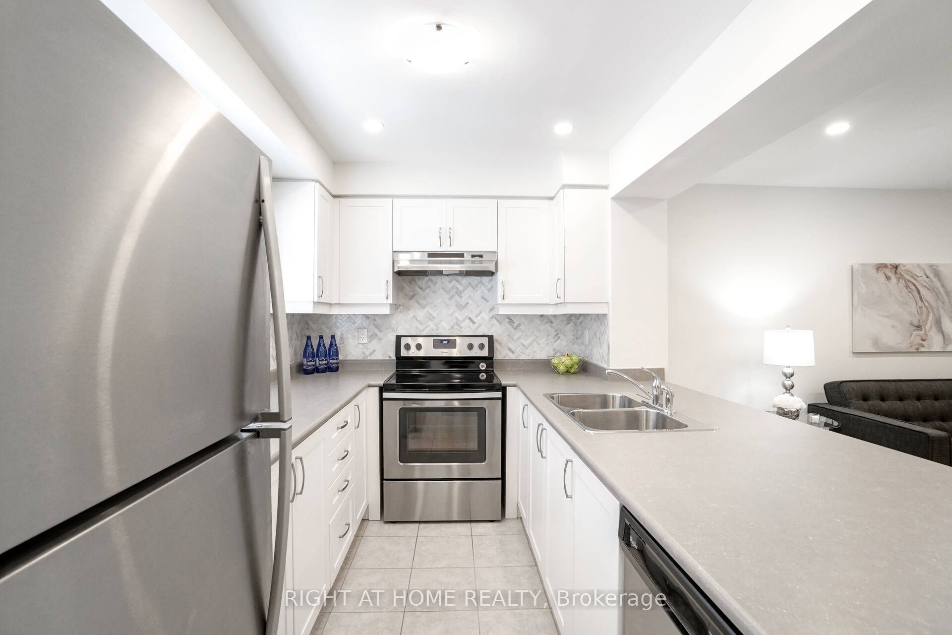 Photo 39 of 277 Casson Point, Milton, Ford — HOMEH