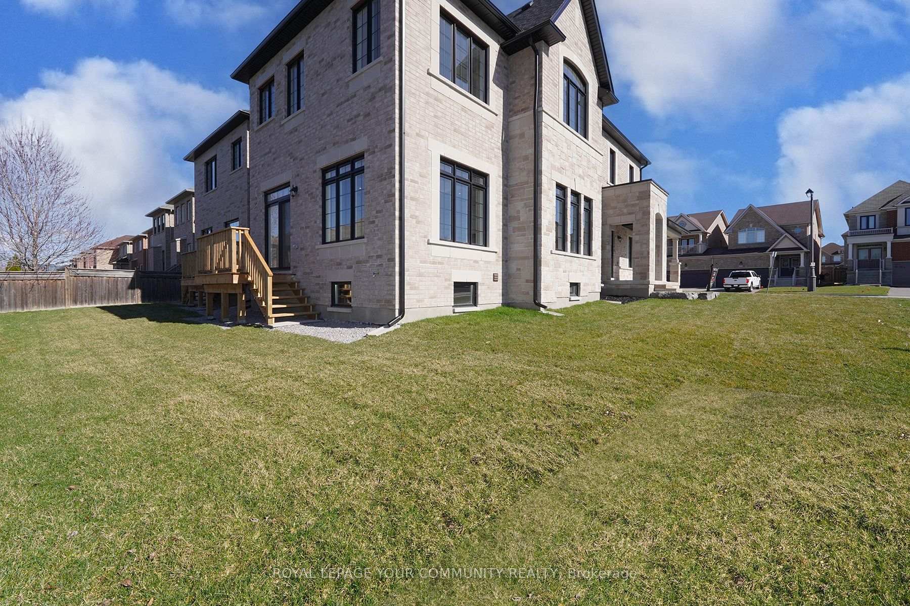 Photo 33 of 122 Lewis Honey Drive, Aurora, Bayview Northeast — HOMEH