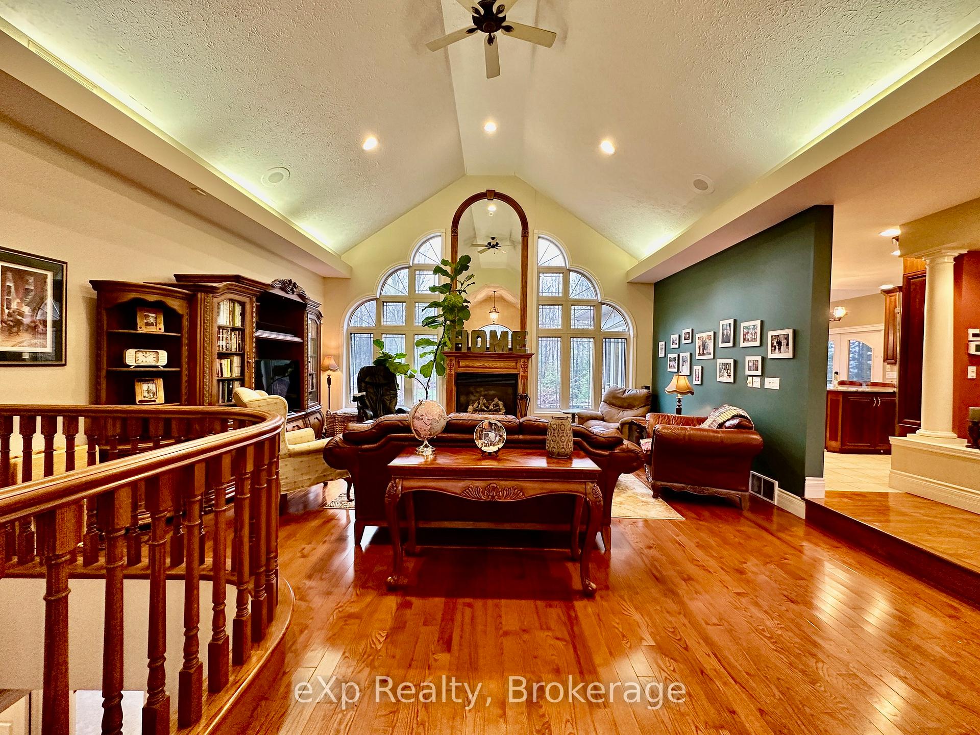 Photo 8 of 59 Maple Creek Drive, Brockton — HOMEH