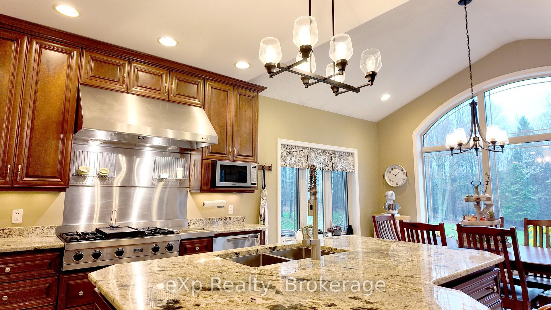Photo 19 of 59 Maple Creek Drive, Brockton — HOMEH