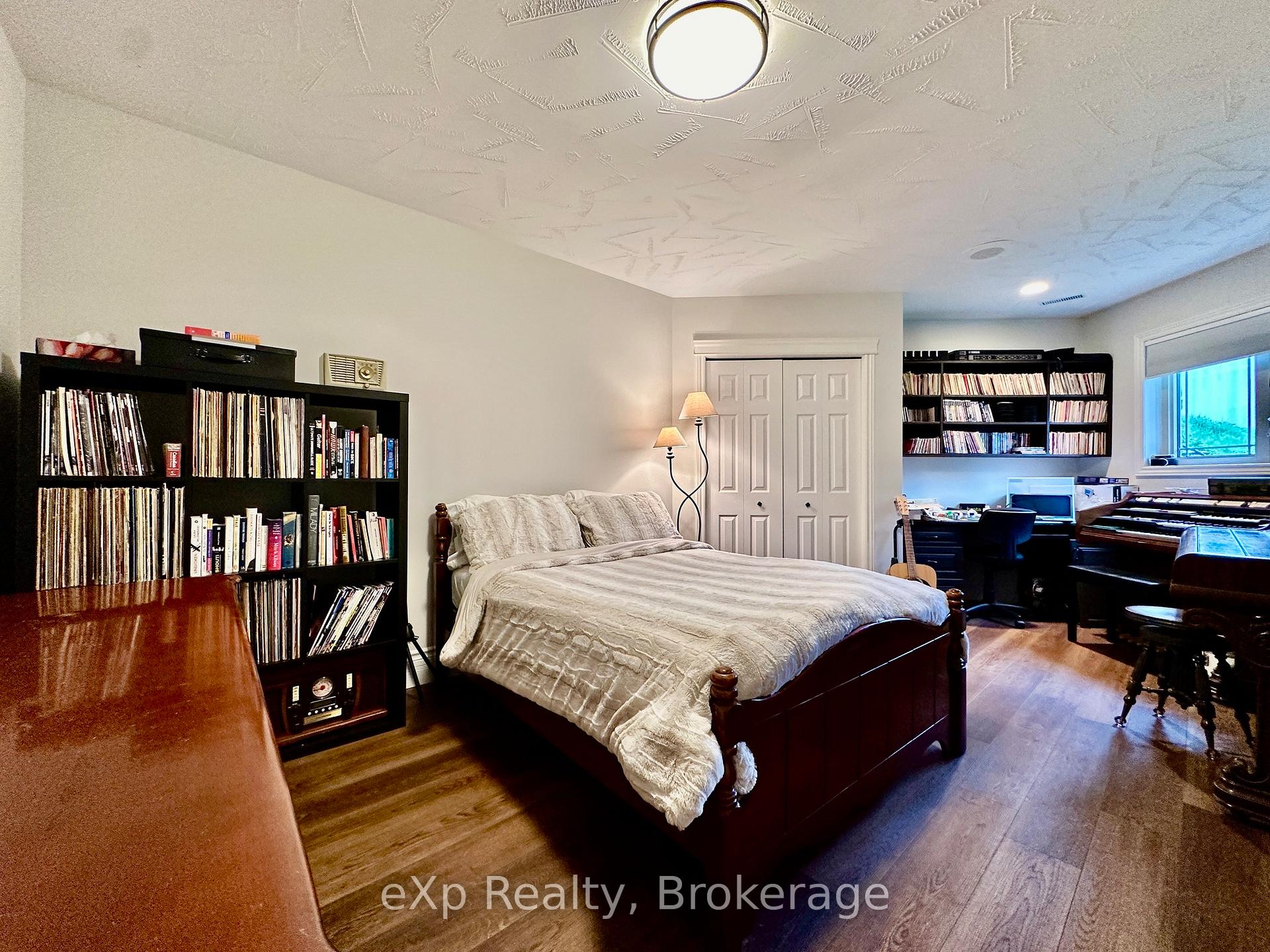 Photo 26 of 59 Maple Creek Drive, Brockton — HOMEH