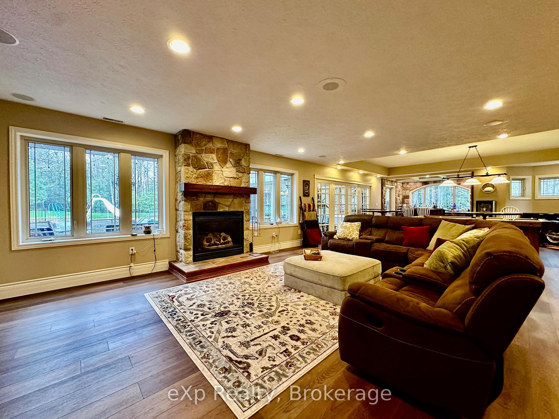 Photo 29 of 59 Maple Creek Drive, Brockton — HOMEH