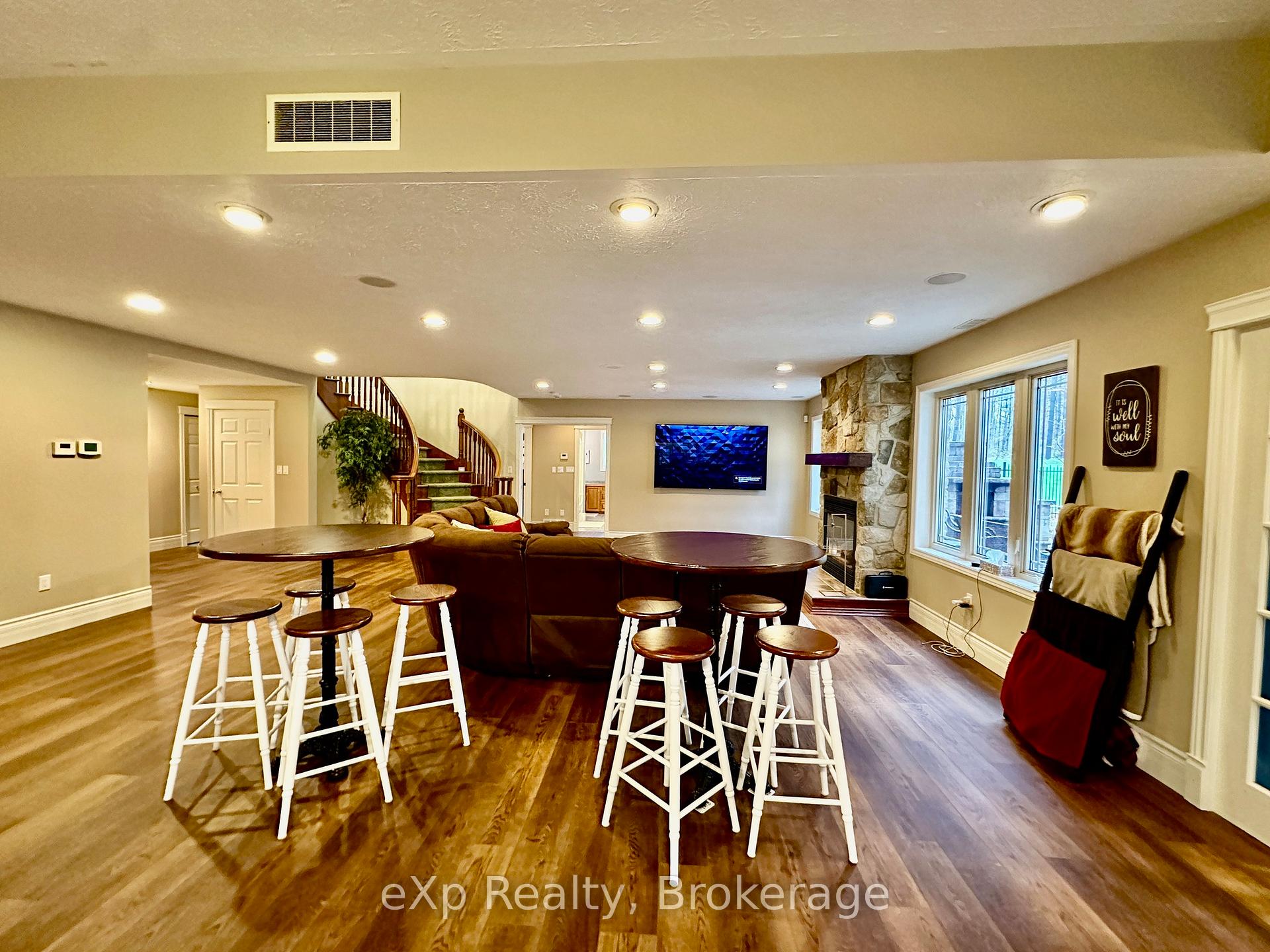 Photo 32 of 59 Maple Creek Drive, Brockton — HOMEH