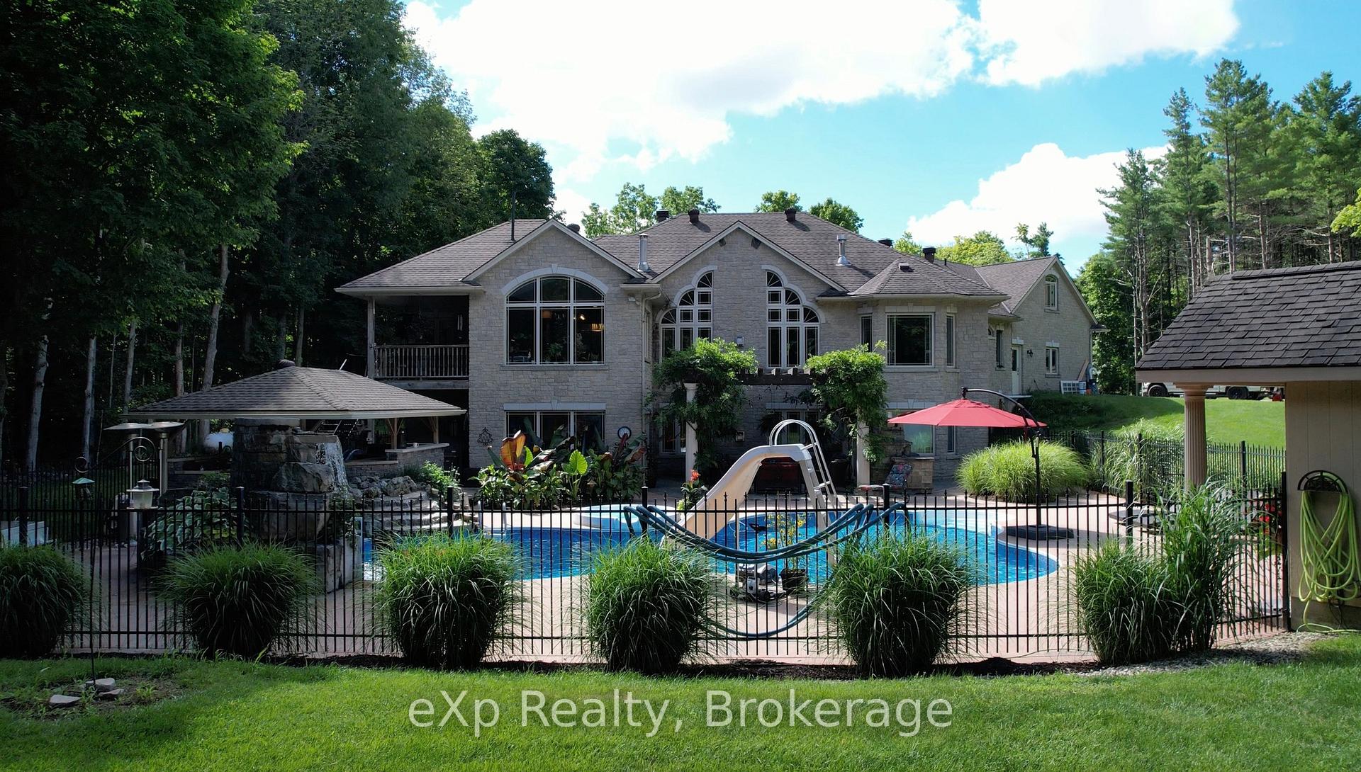 Photo 44 of 59 Maple Creek Drive, Brockton — HOMEH