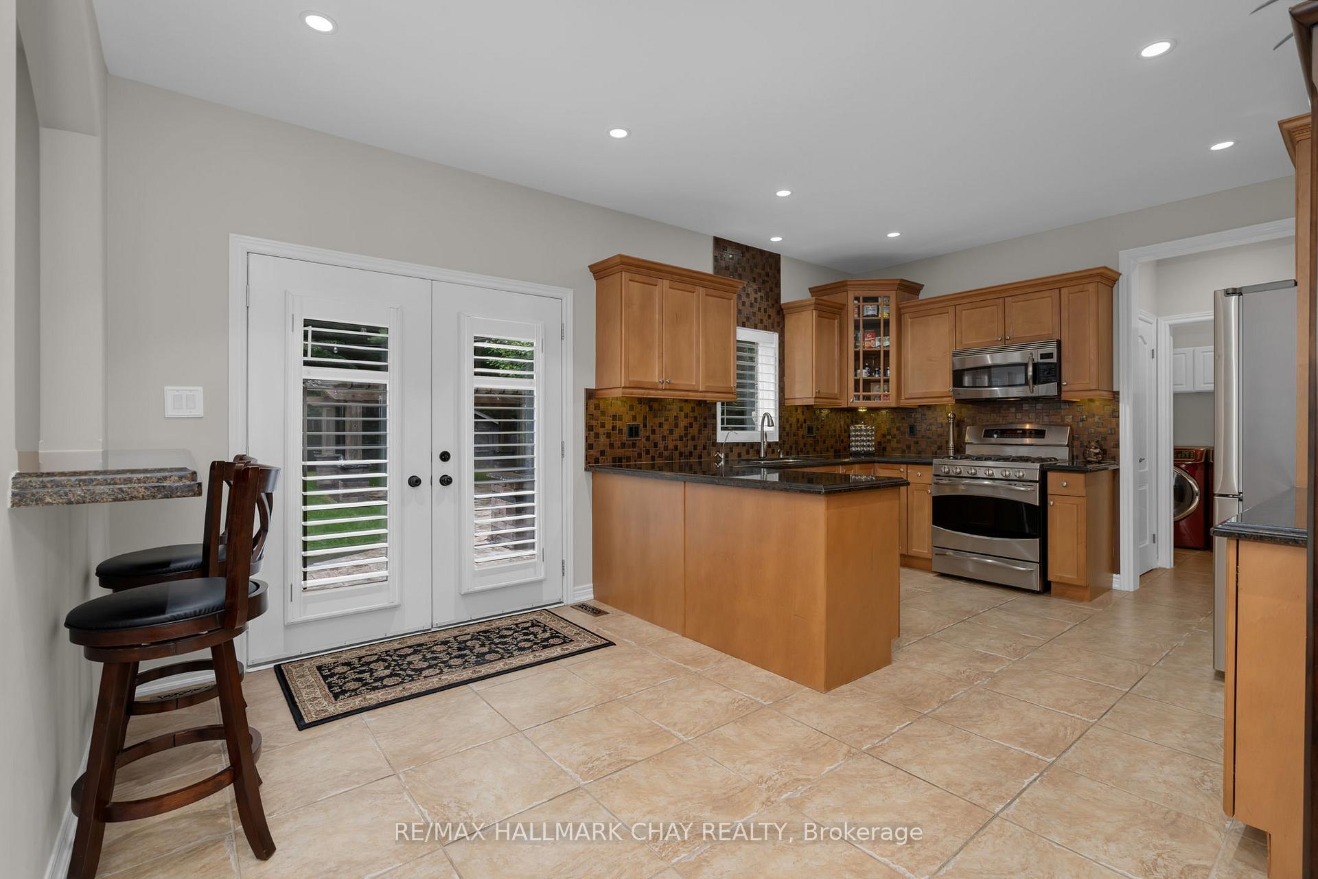Photo 7 of 70 Cumming Drive, Barrie, Ardagh — HOMEH