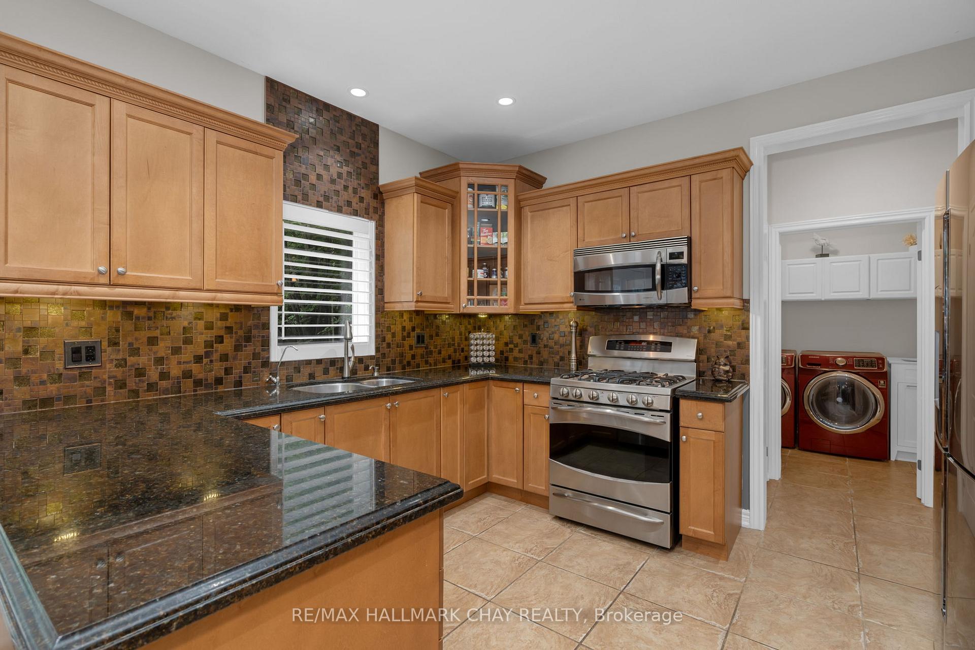 Photo 9 of 70 Cumming Drive, Barrie, Ardagh — HOMEH