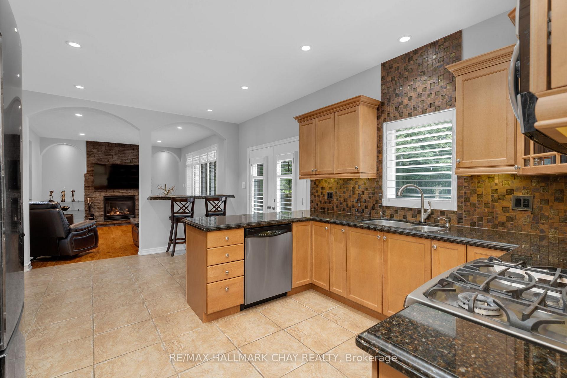 Photo 11 of 70 Cumming Drive, Barrie, Ardagh — HOMEH