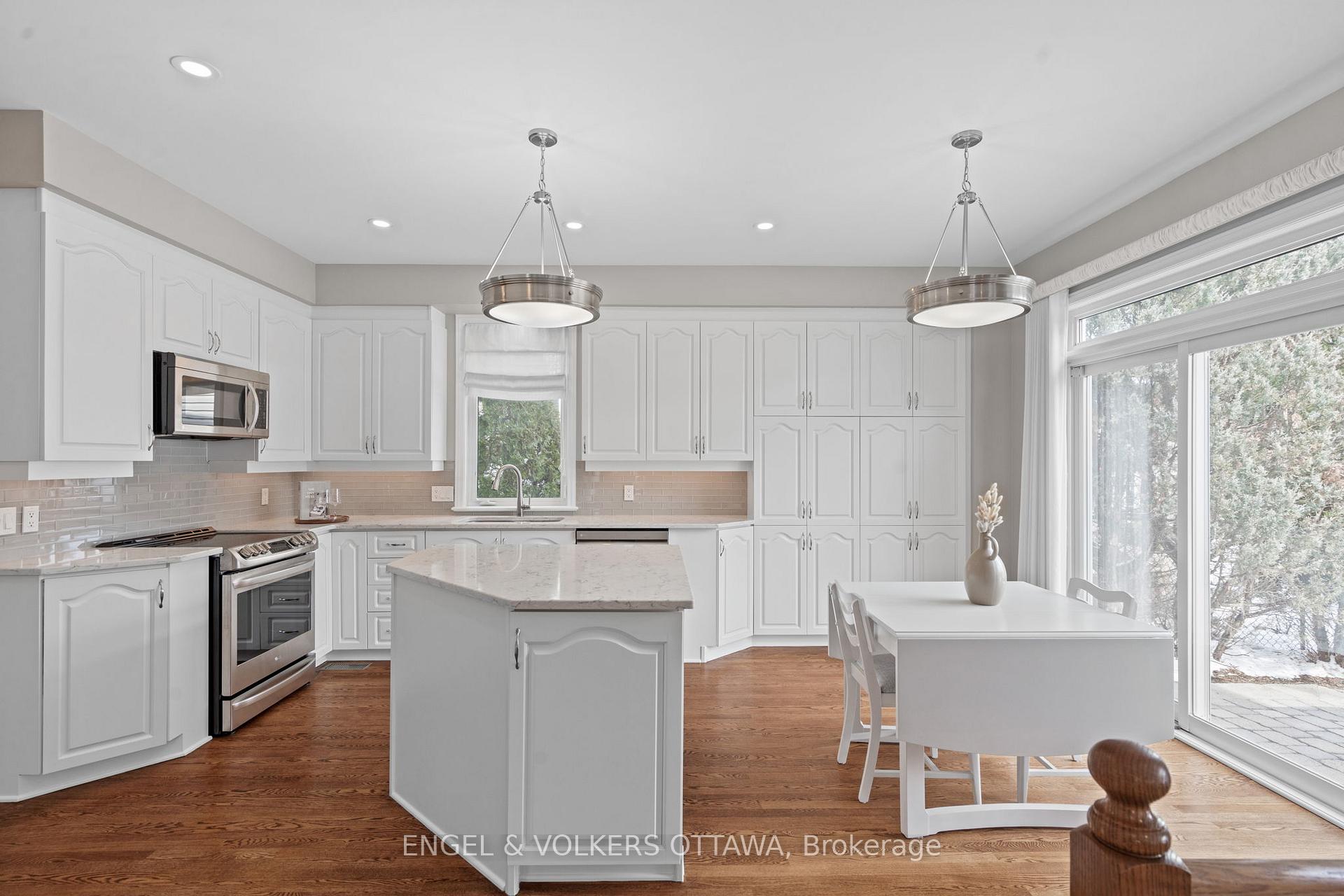 Photo 14 of 3 Baroness Drive, Ottawa, Barrhaven East — HOMEH