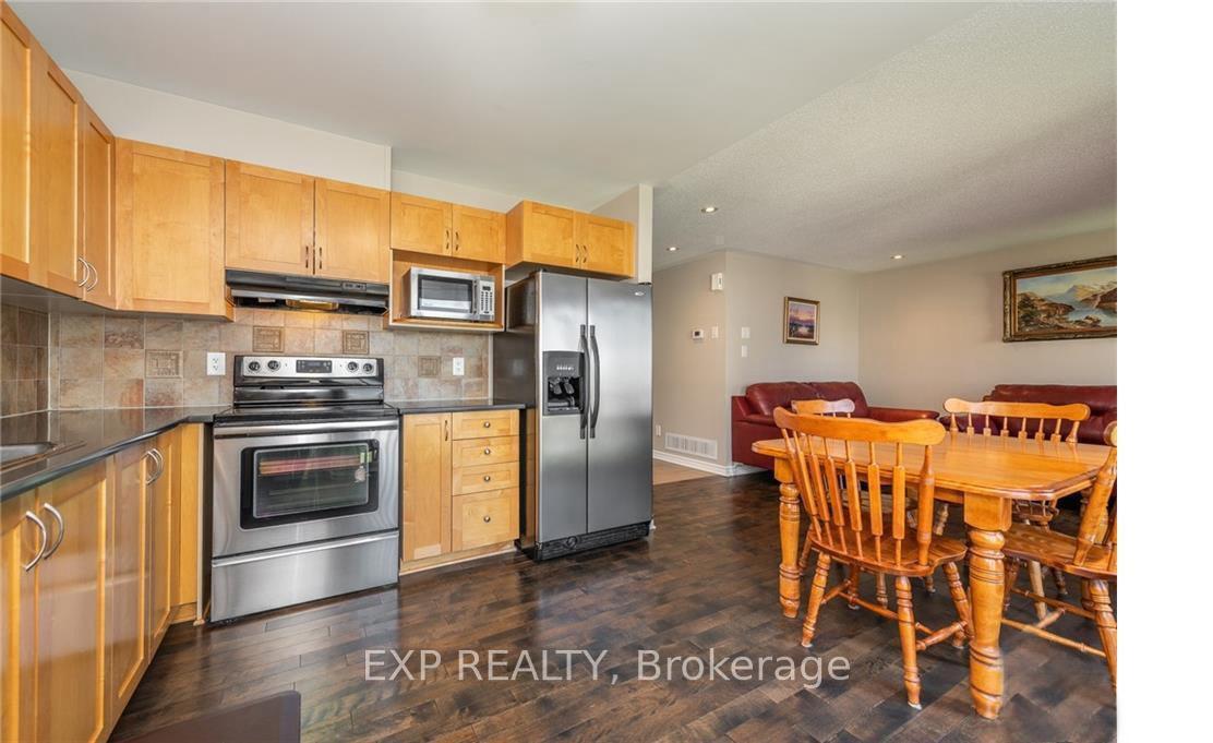 Photo 5 of 113 Glendore Street, Ottawa, Barrhaven - Strandherd — HOMEH