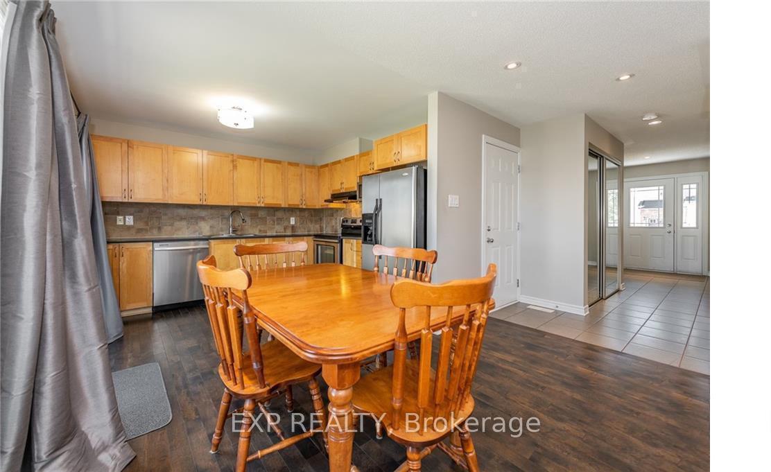 Photo 6 of 113 Glendore Street, Ottawa, Barrhaven - Strandherd — HOMEH