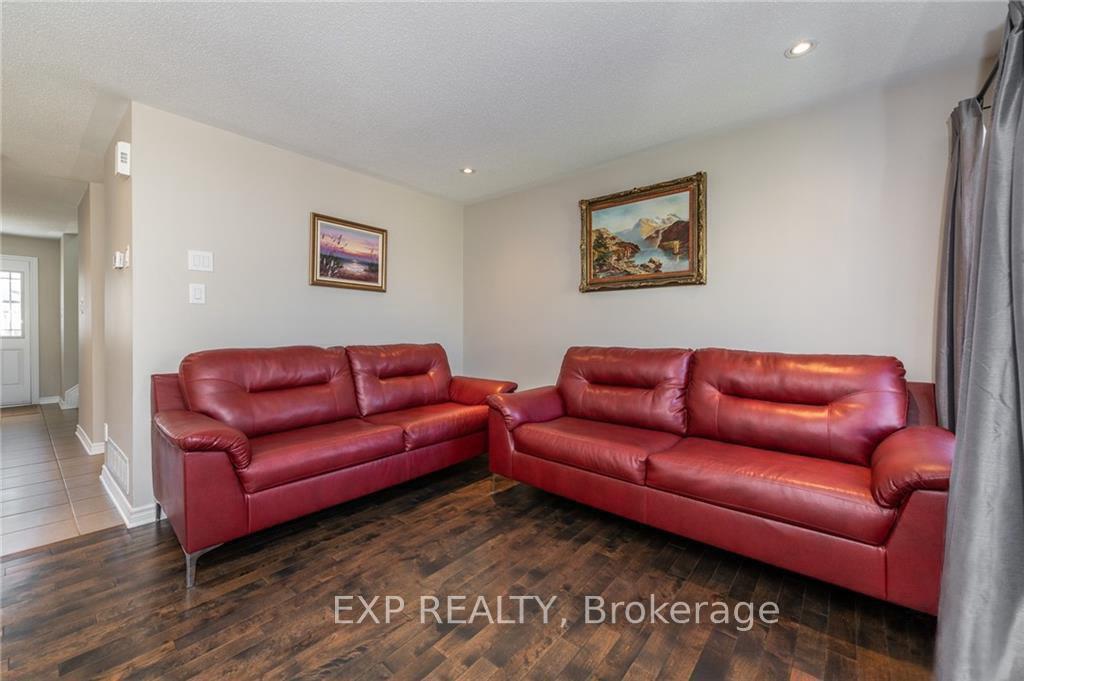 Photo 9 of 113 Glendore Street, Ottawa, Barrhaven - Strandherd — HOMEH