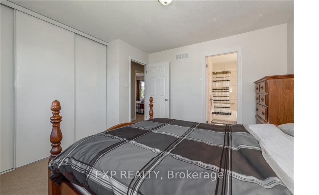 Photo 20 of 113 Glendore Street, Ottawa, Barrhaven - Strandherd — HOMEH