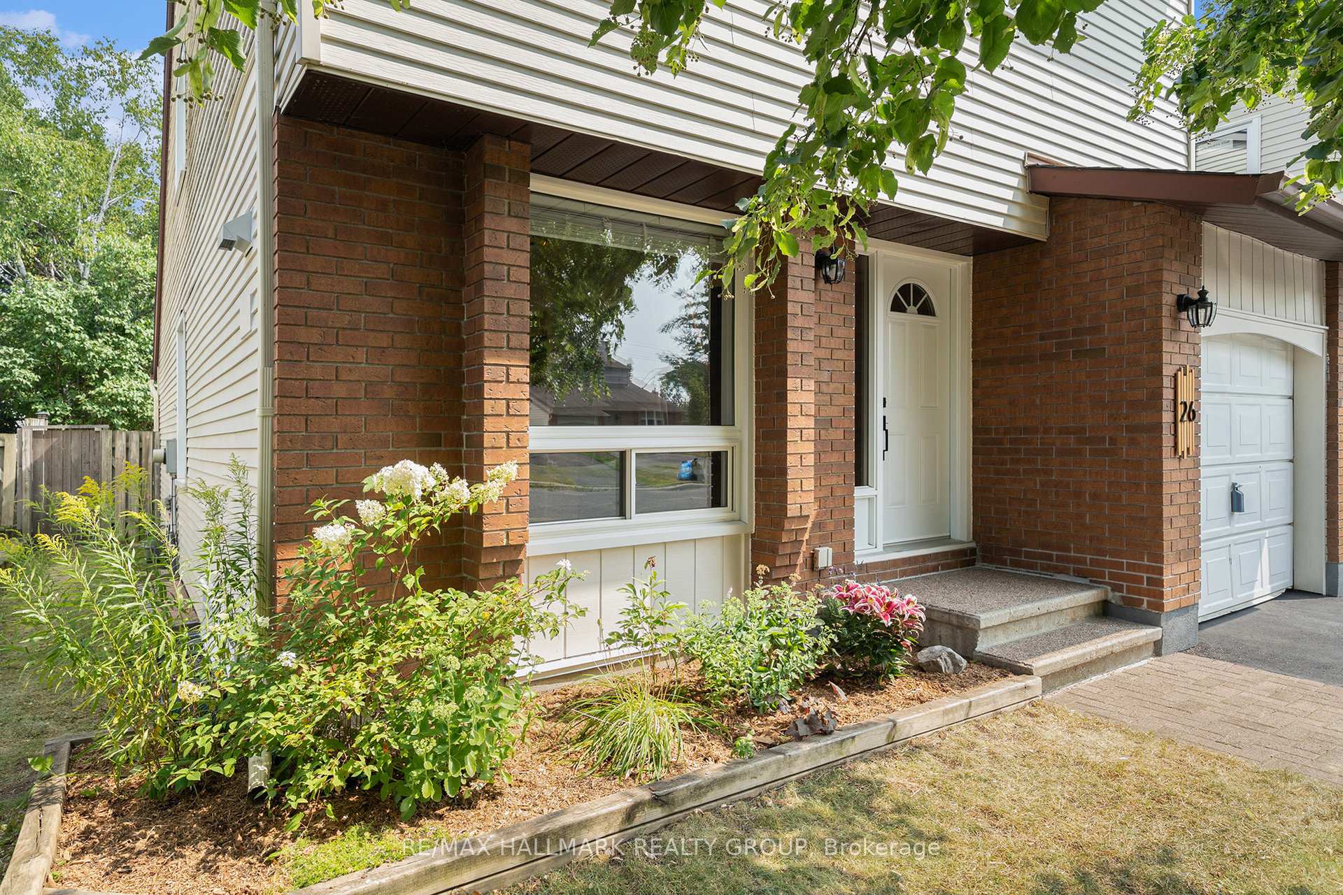 Photo 3 of 26 Aldgate Crescent, Ottawa, Barrhaven - Pheasant Run — HOMEH