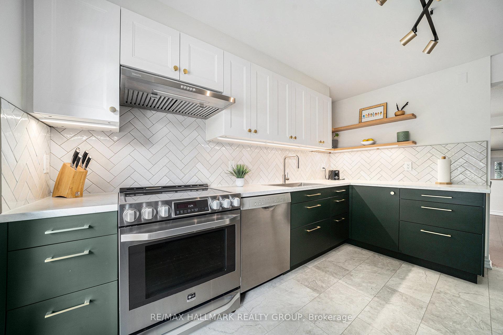 Photo 6 of 26 Aldgate Crescent, Ottawa, Barrhaven - Pheasant Run — HOMEH