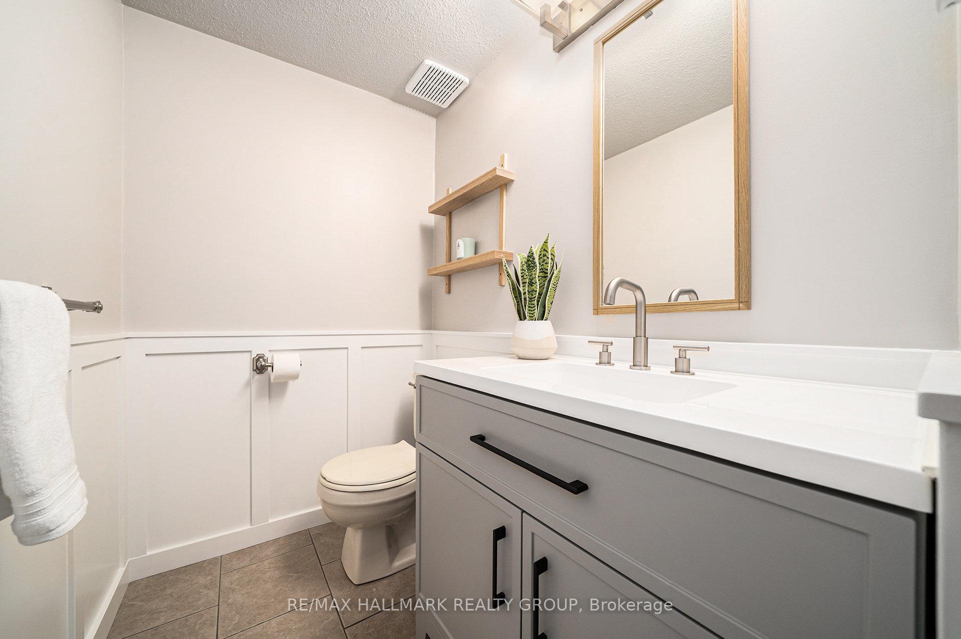 Photo 11 of 26 Aldgate Crescent, Ottawa, Barrhaven - Pheasant Run — HOMEH