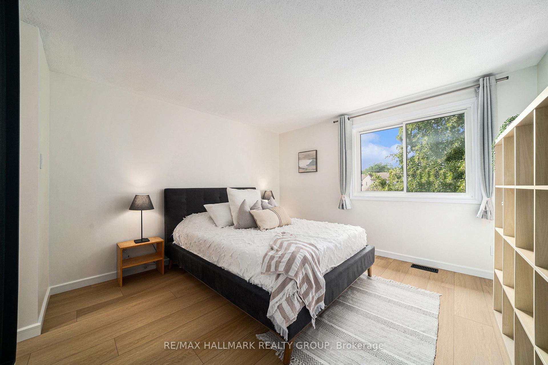 Photo 21 of 26 Aldgate Crescent, Ottawa, Barrhaven - Pheasant Run — HOMEH