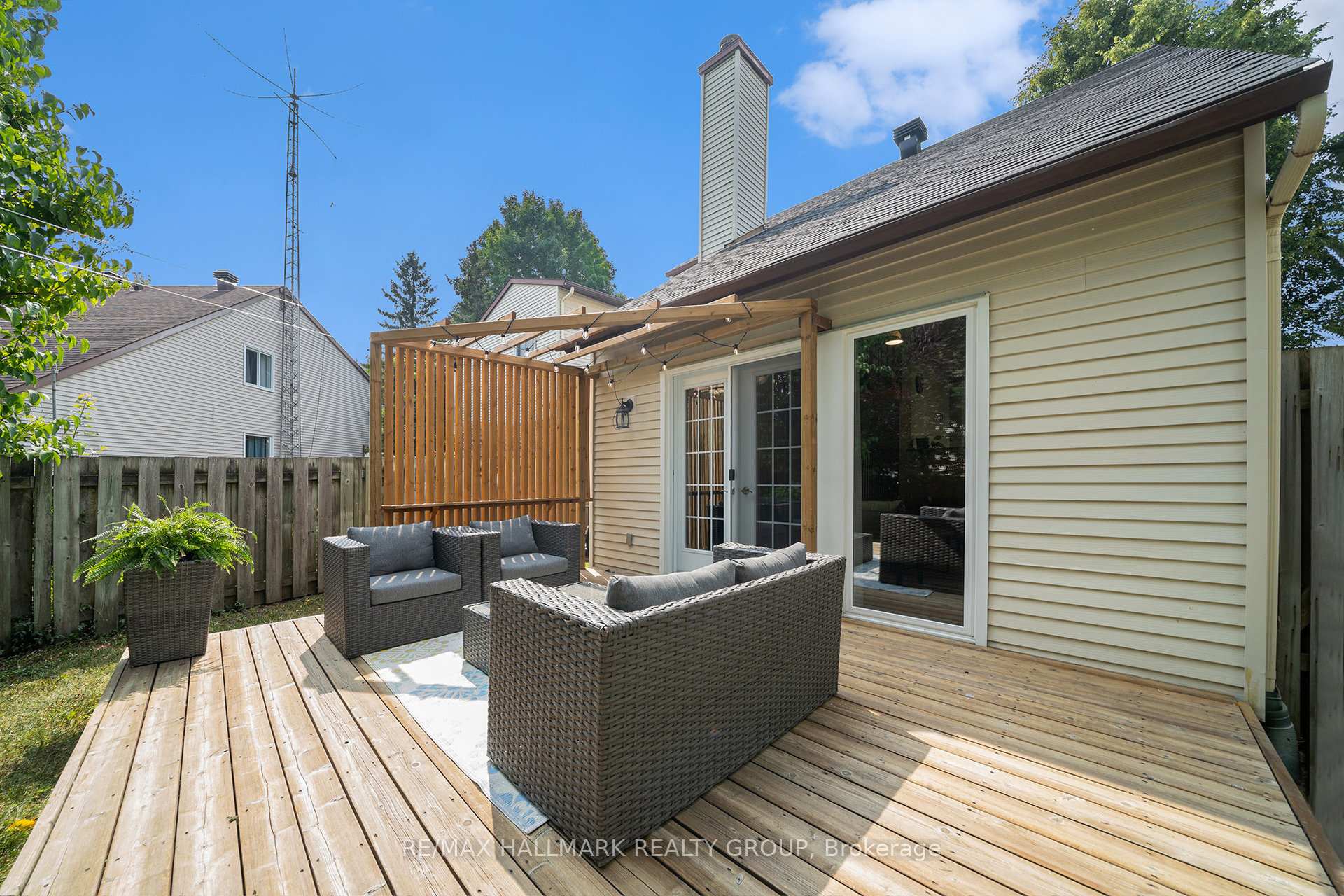 Photo 23 of 26 Aldgate Crescent, Ottawa, Barrhaven - Pheasant Run — HOMEH