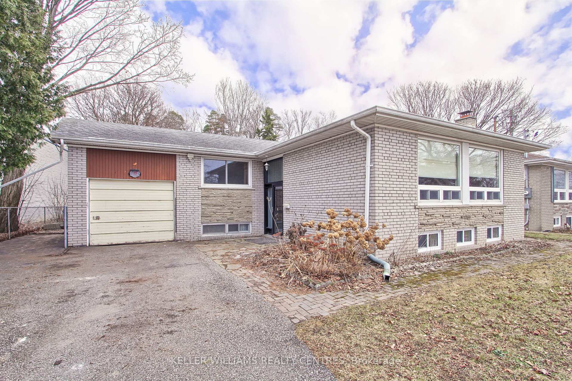 Photo 1 of 15 Mary Street, Aurora, Aurora Village — HOMEH