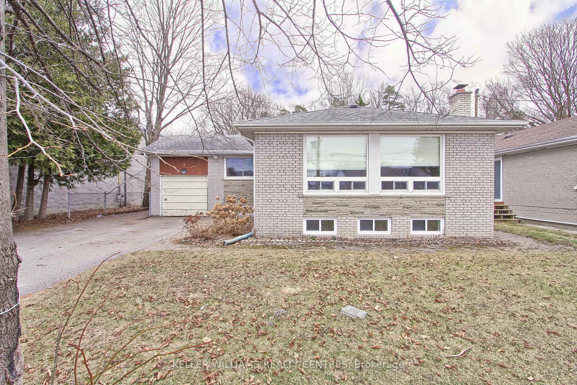 Photo 3 of 15 Mary Street, Aurora, Aurora Village — HOMEH