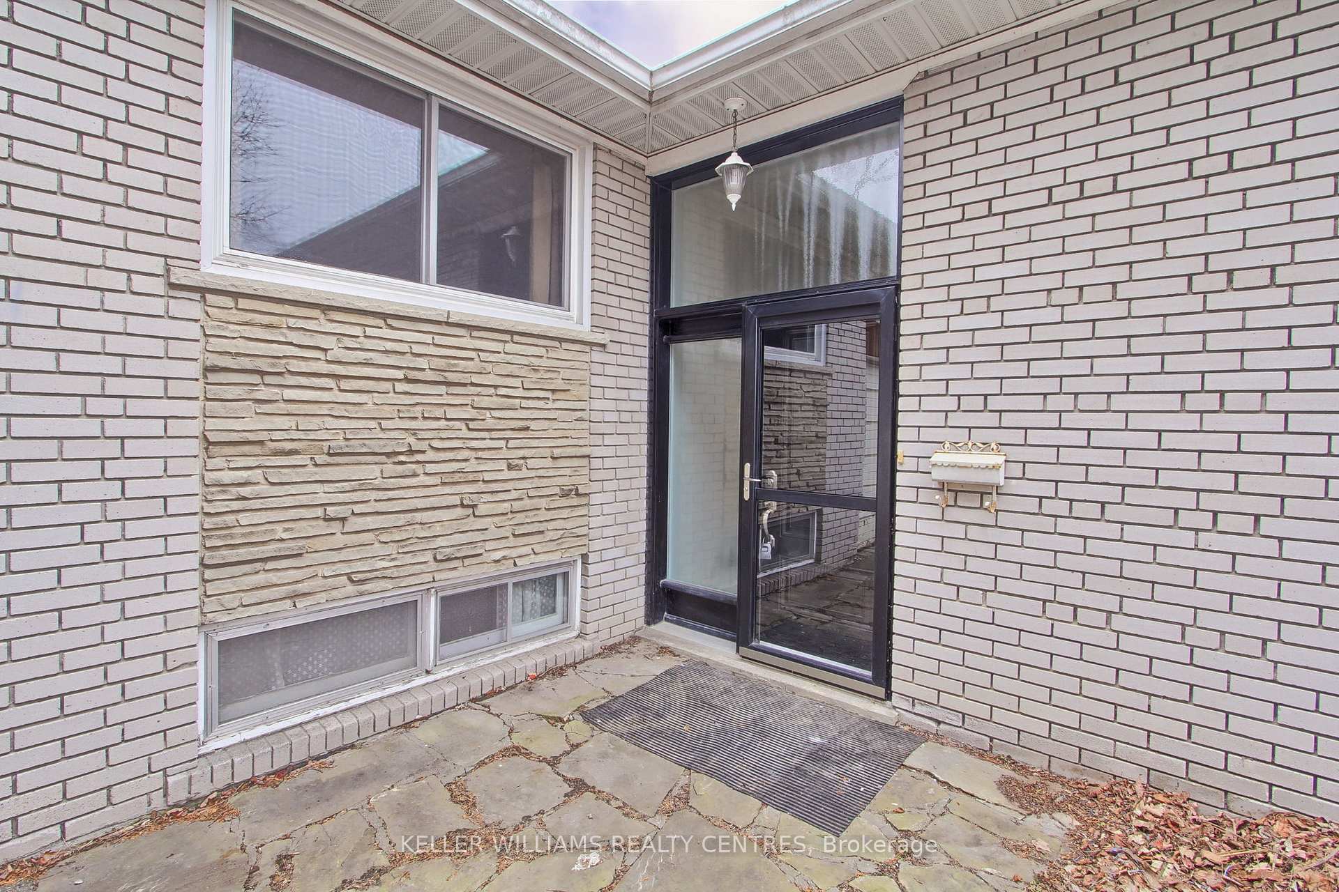 Photo 4 of 15 Mary Street, Aurora, Aurora Village — HOMEH